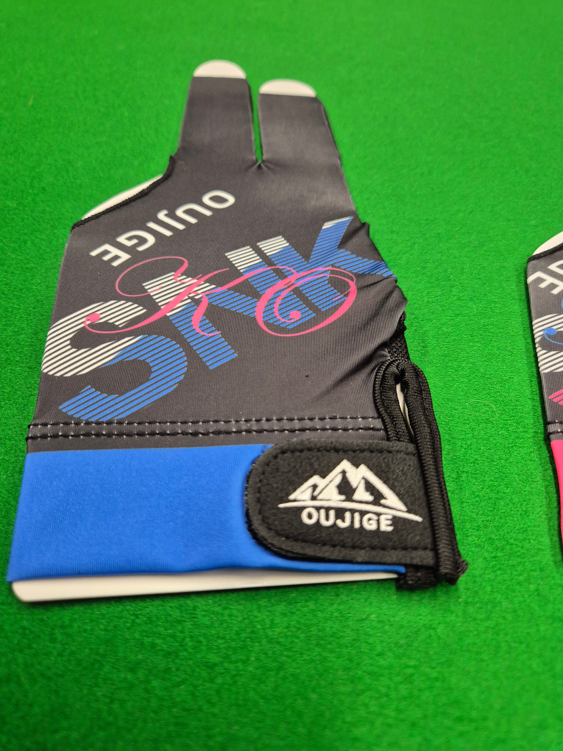 Left Hand Pool Glove