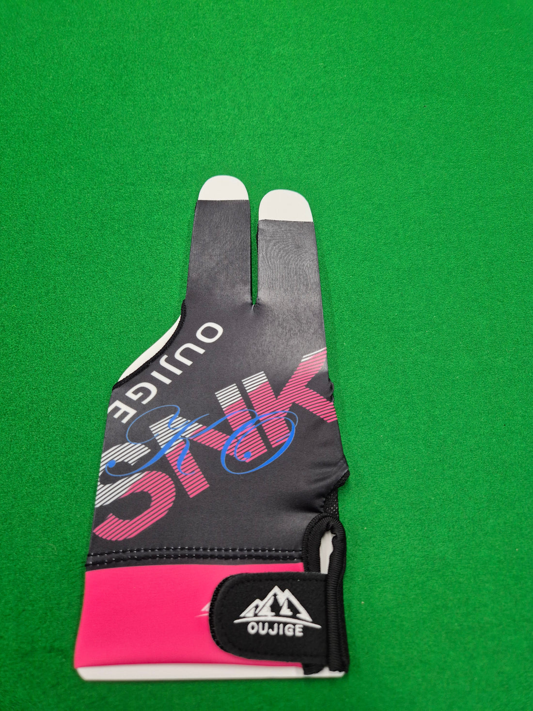 Left Hand Pool Glove