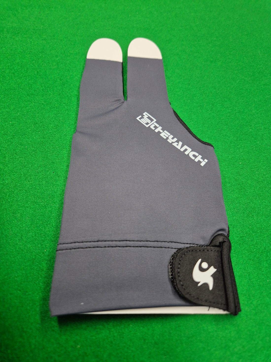 Right Hand Pool Glove