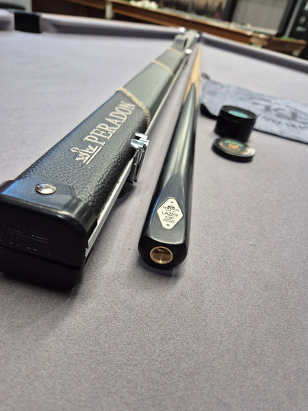 Peradon Lazer Cue & Halo Case Set with Accessories