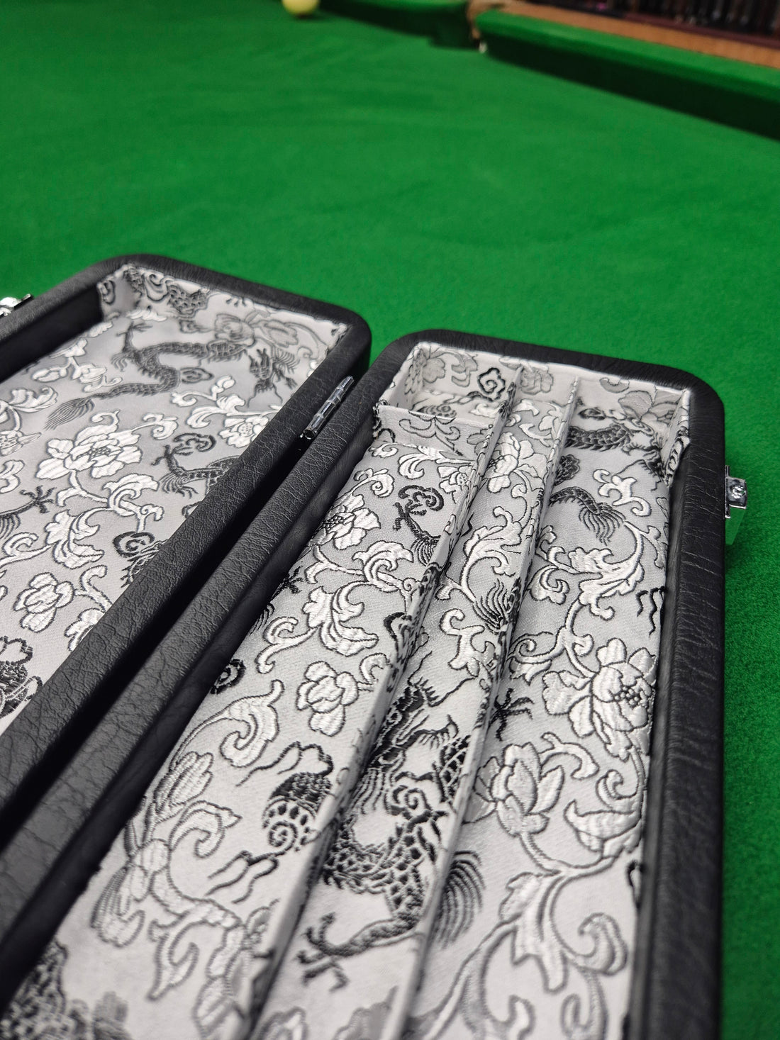 1 Piece 3 Slot Synthetic Case