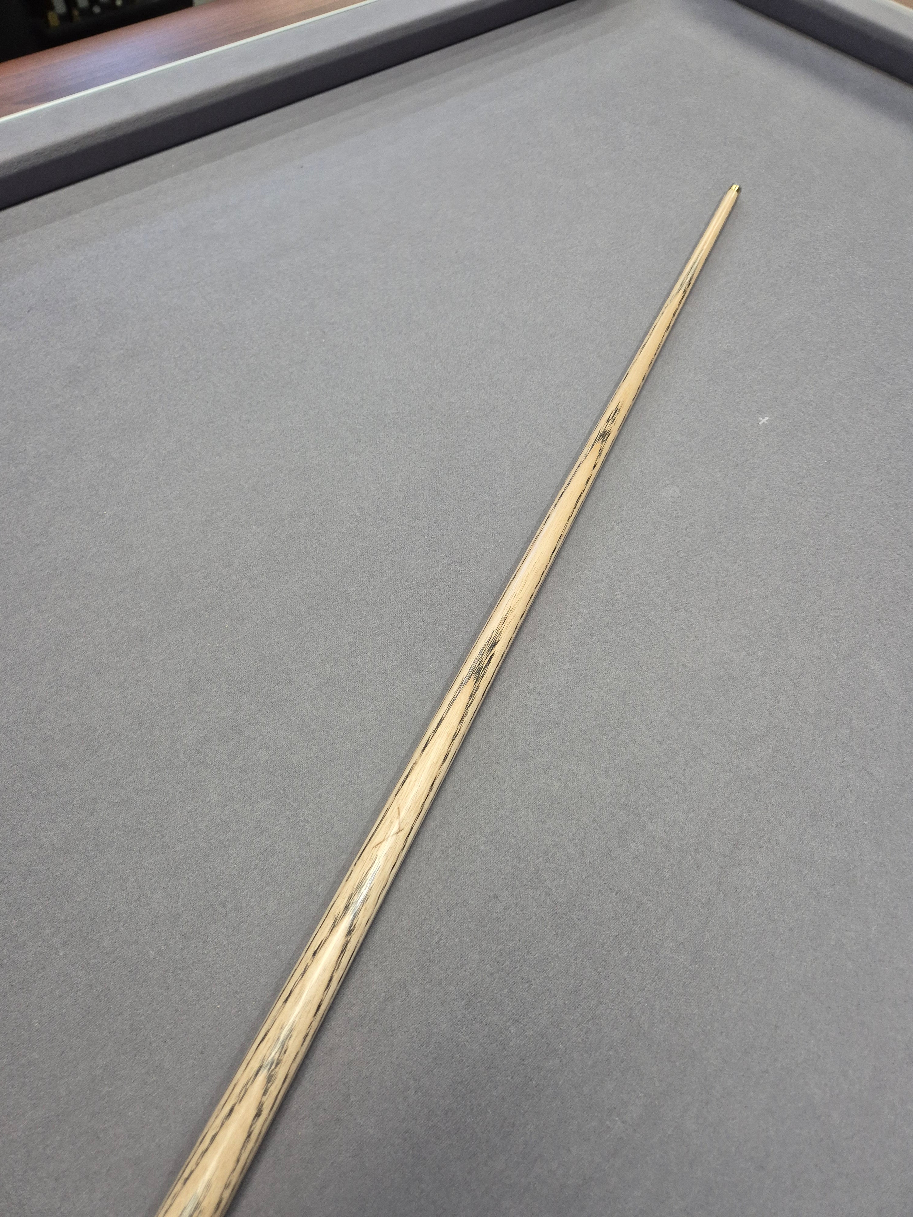 New Maximus Legend Plus Cue & Case Set with Accessories