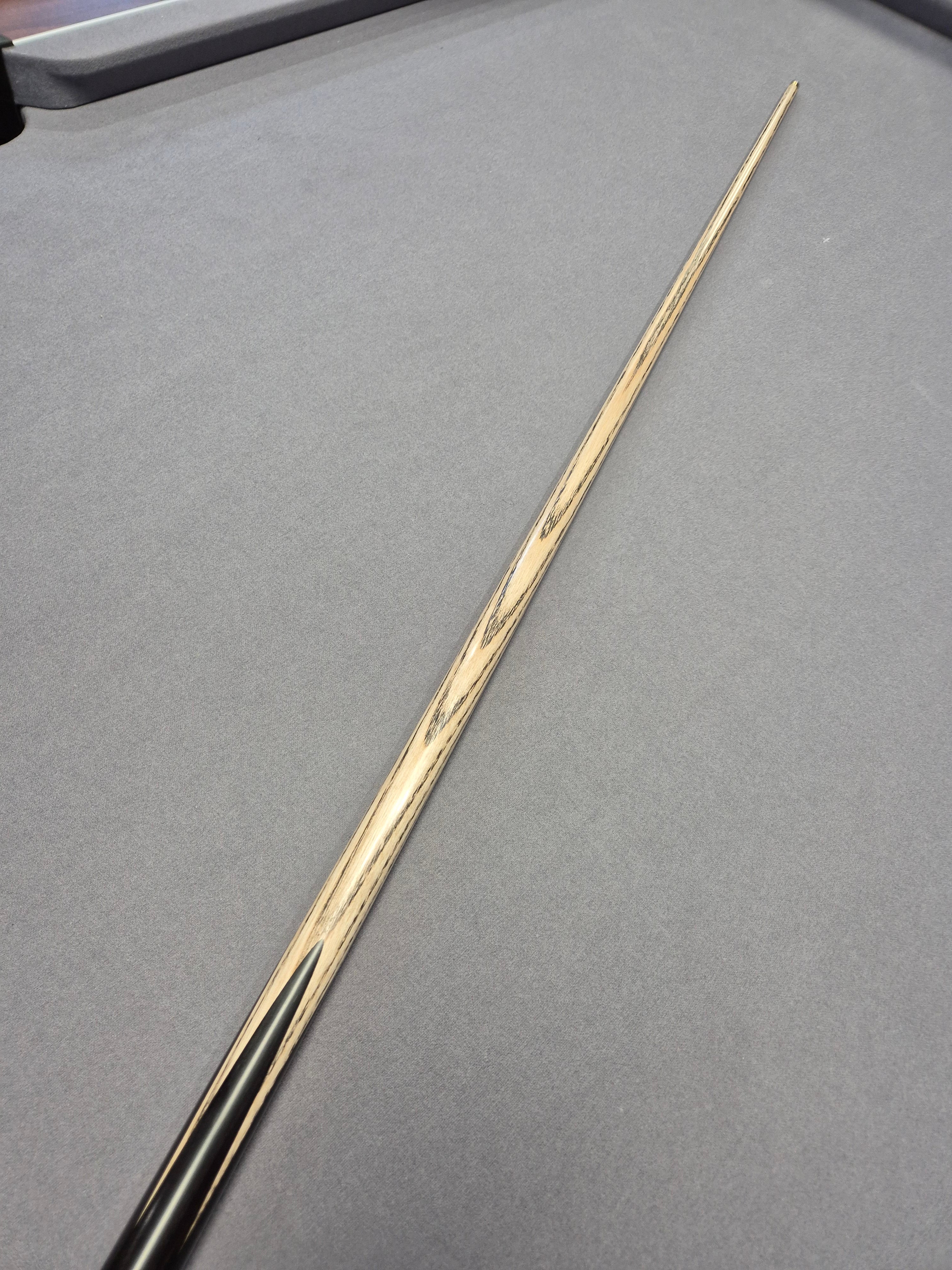 New Maximus Legend Plus Cue & Case Set with Accessories