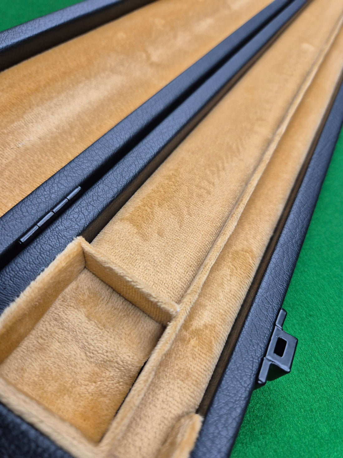 Apex 1 Piece 2 Slot Case