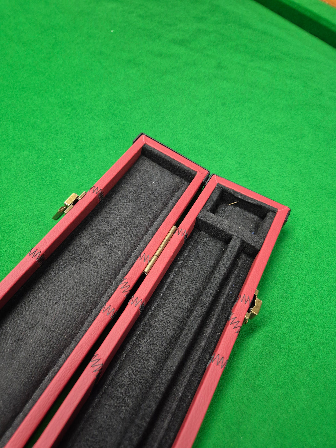 Crazy Stitch 1 Piece 2 Slot Case