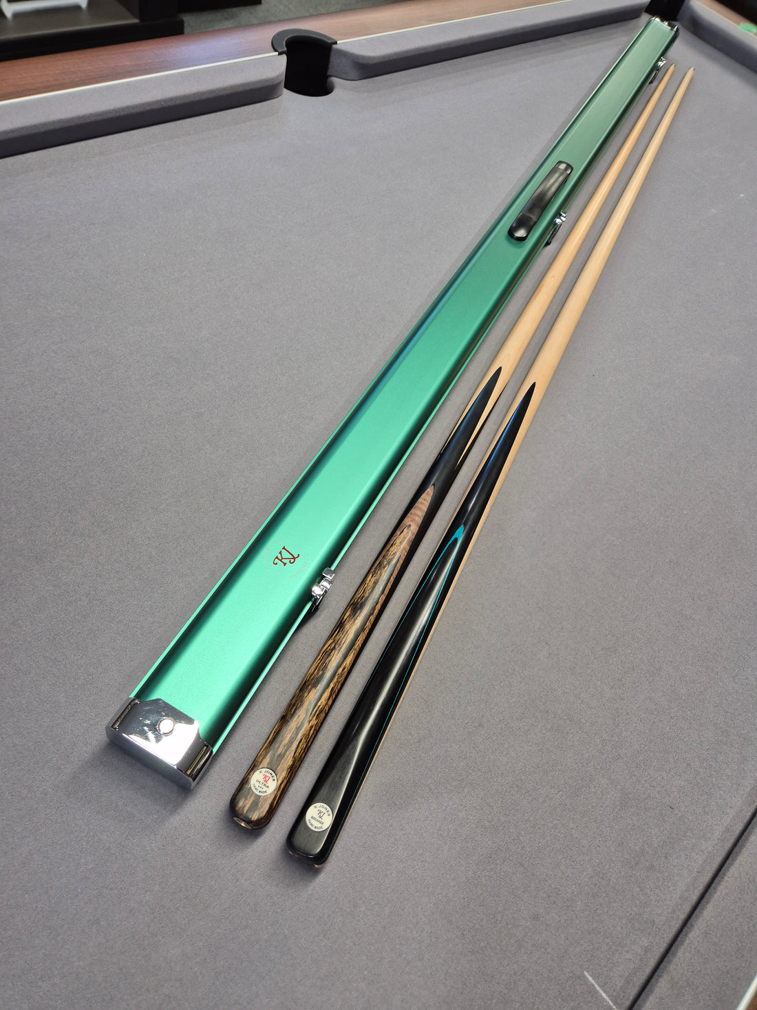 KJ Maple Pool Cue & Break Cue Set with Aluminium Case