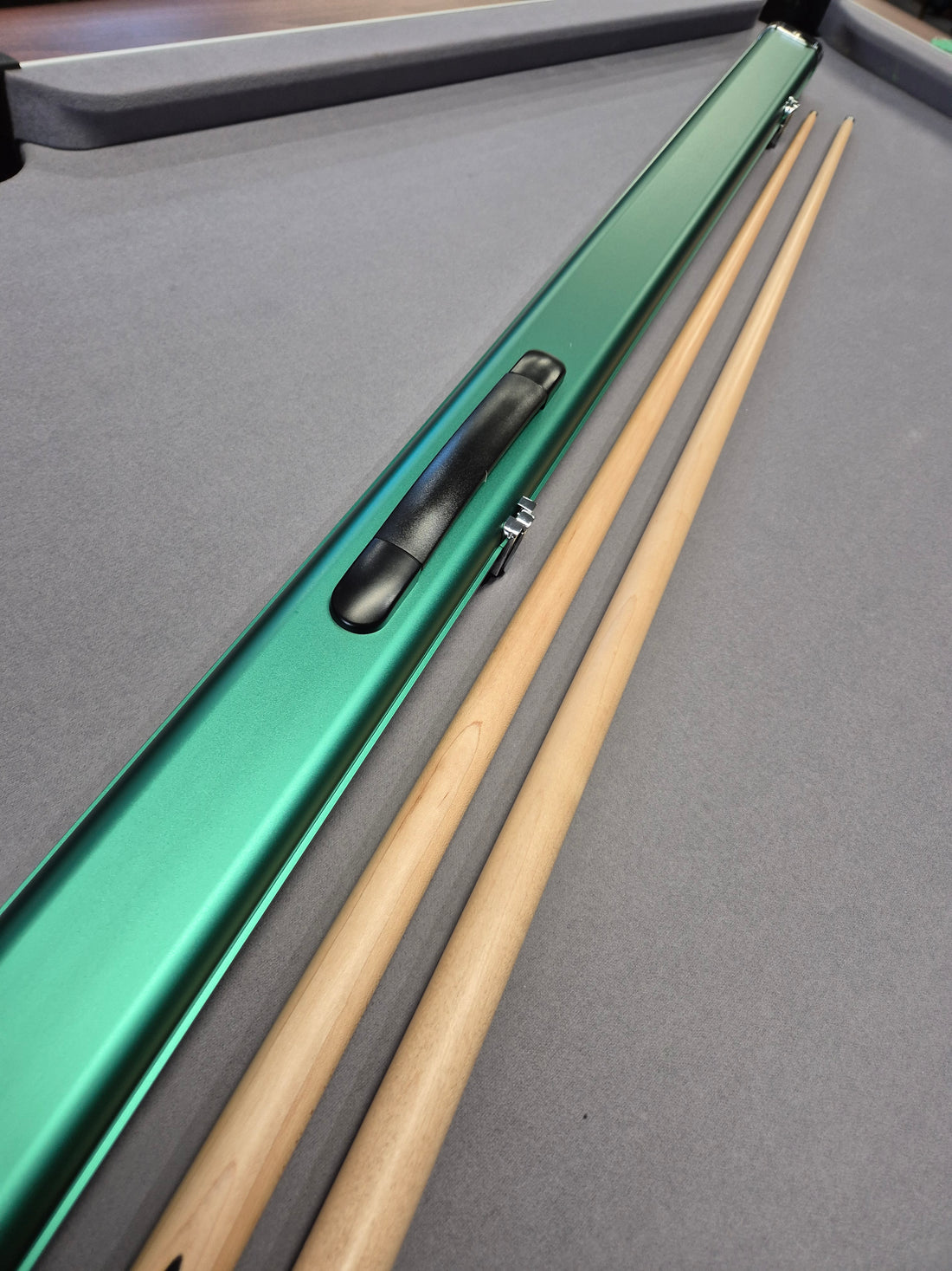 KJ Maple Pool Cue & Break Cue Set with Aluminium Case