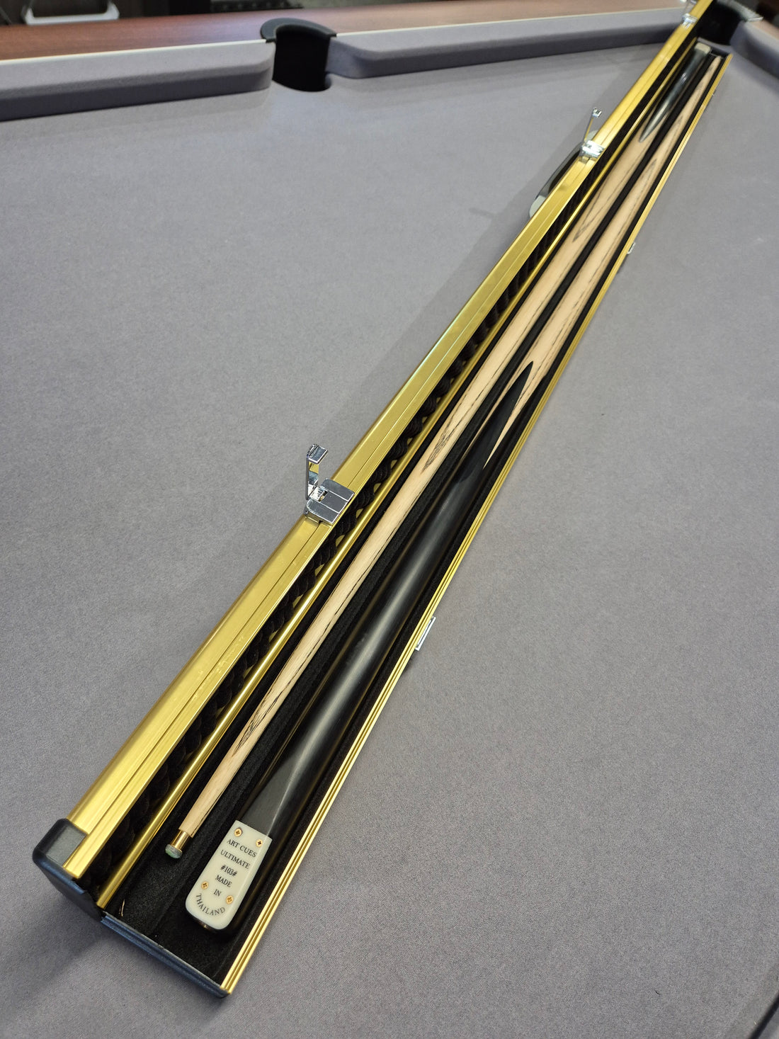 Art Snooker & Pool Cue Set with Case