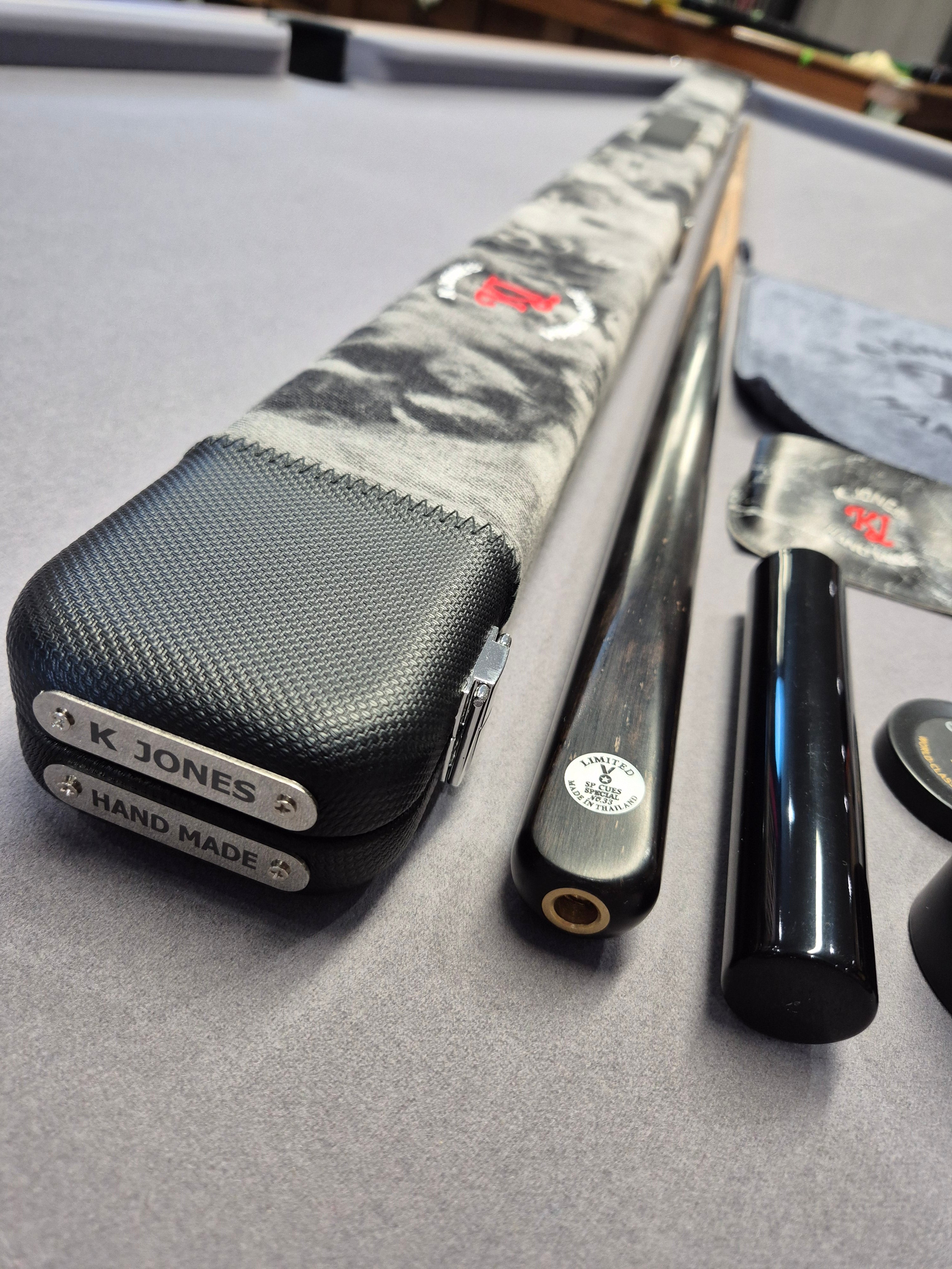 SP Limited Special Cue & Case Set with Accessories