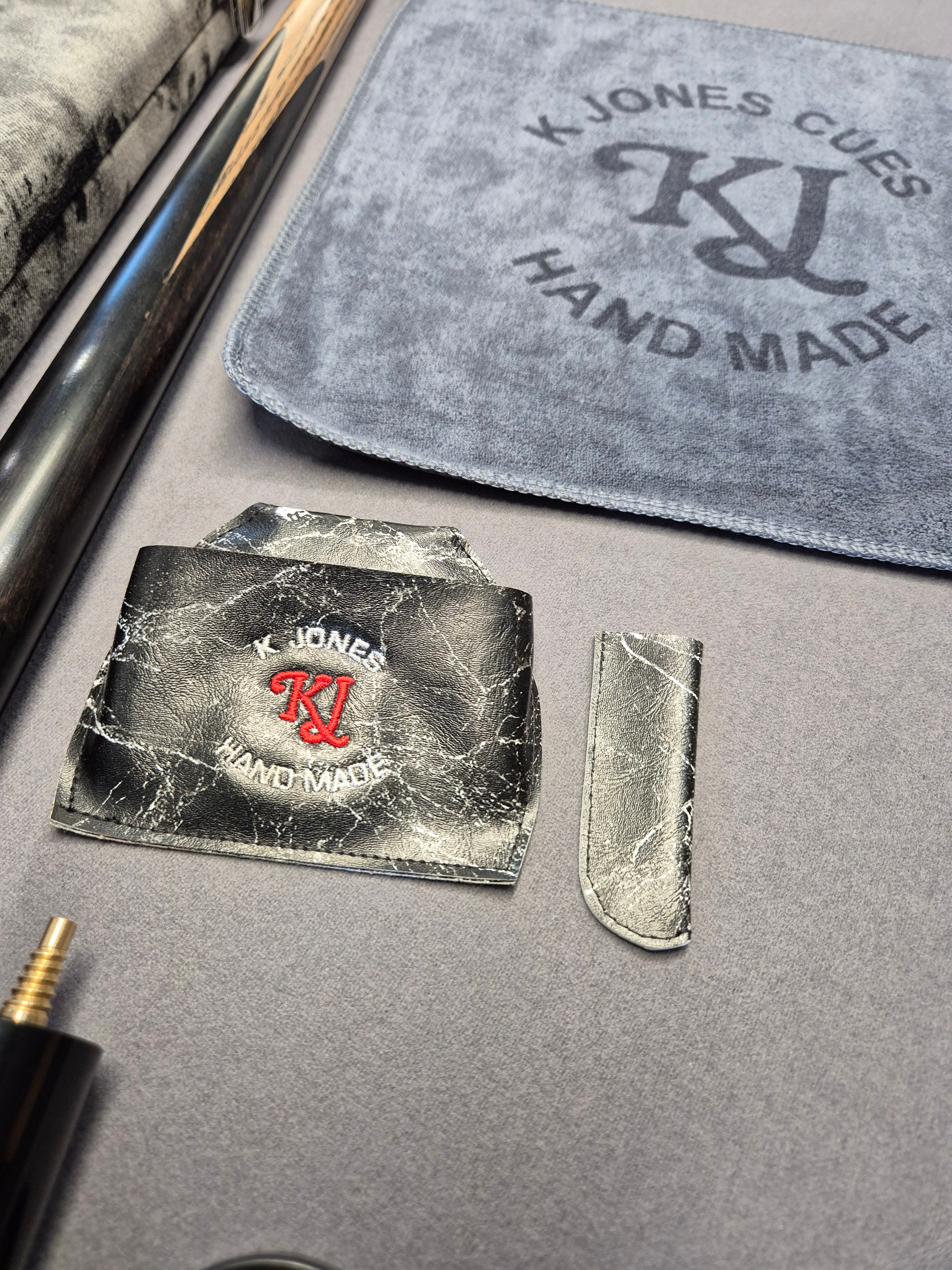 SP Limited Special Cue & Case Set with Accessories