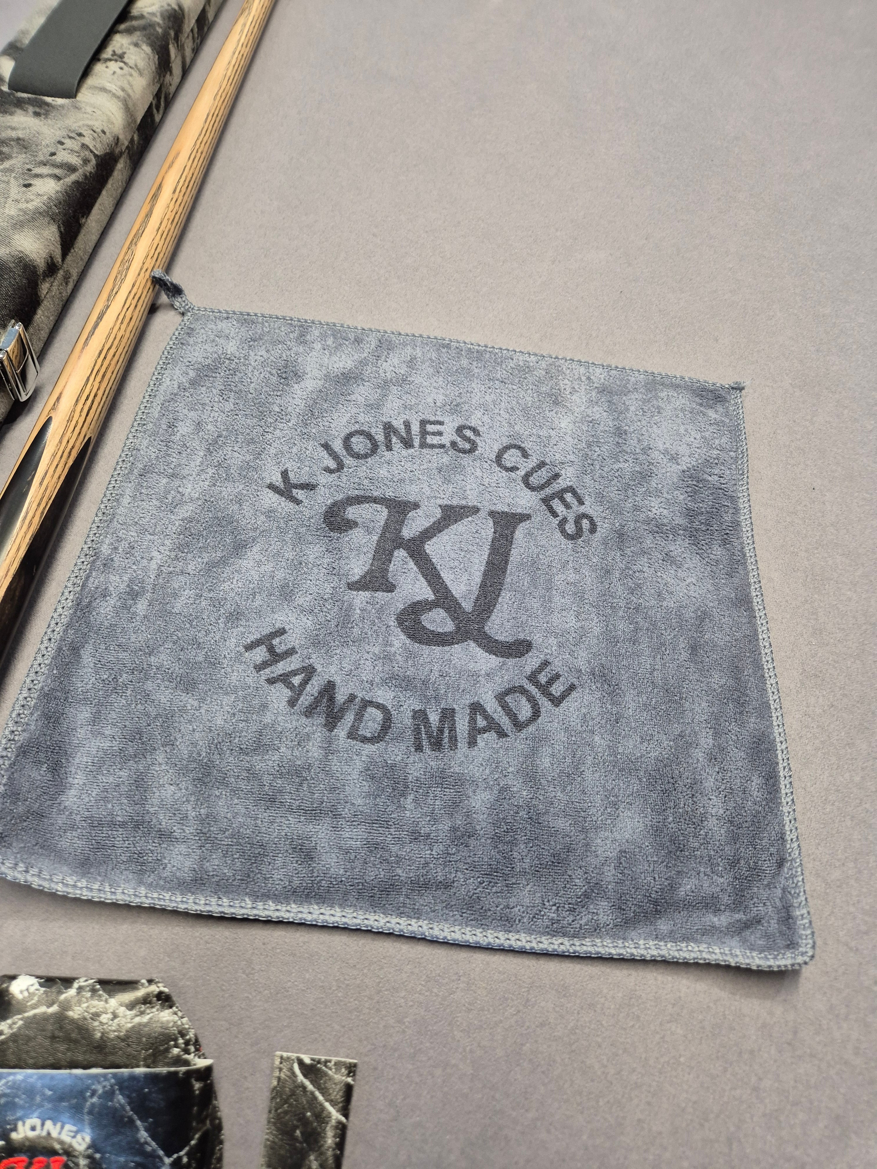 SP Limited Special Cue & Case Set with Accessories