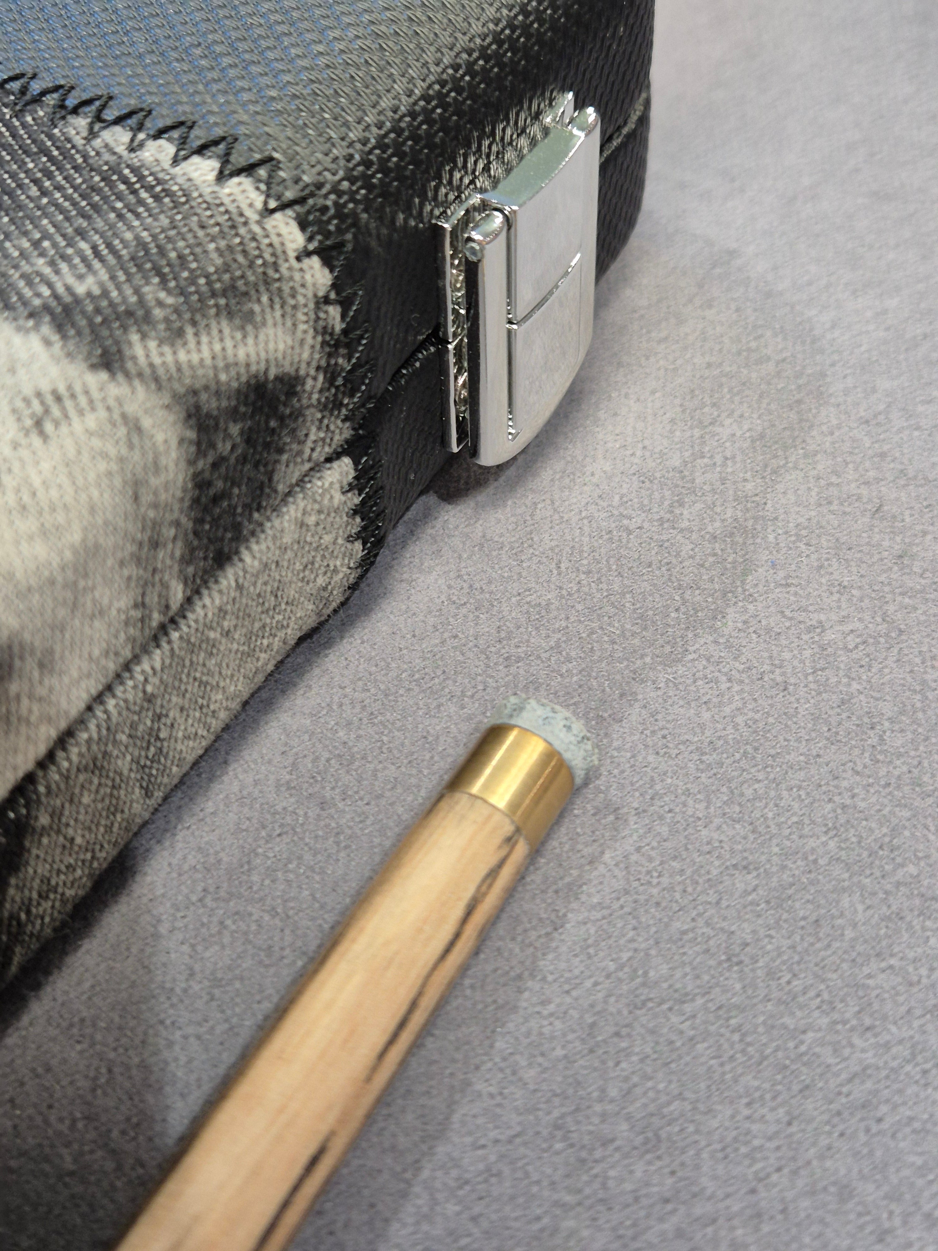 SP Limited Special Cue & Case Set with Accessories