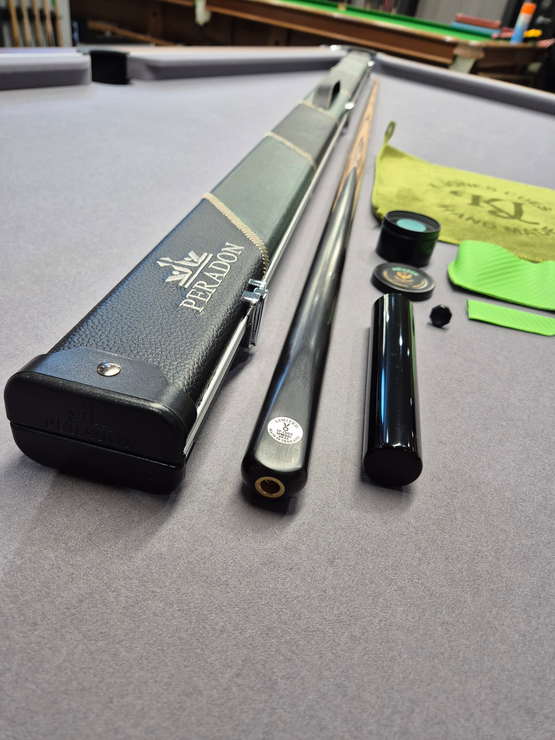 SP Limited Special Cue & Case Set with Accessories