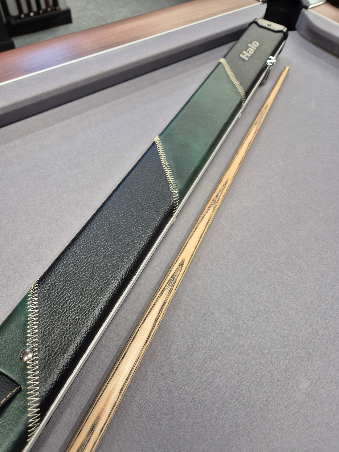 SP Limited Special Cue & Case Set with Accessories