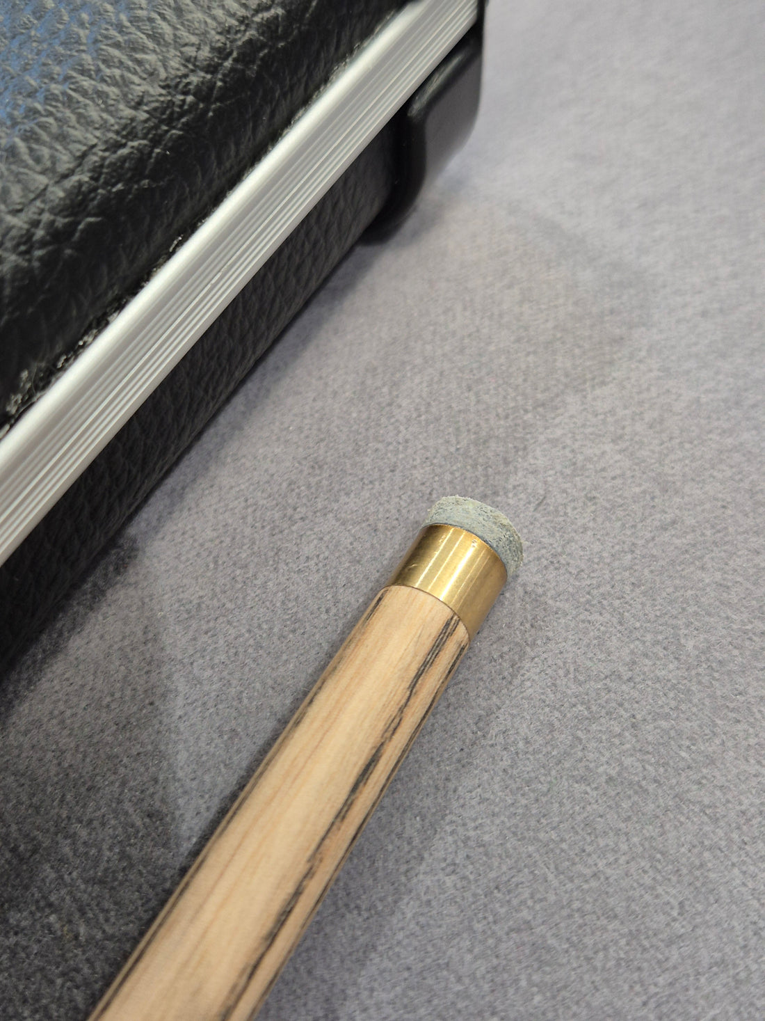 SP Limited Special Cue & Case Set with Accessories