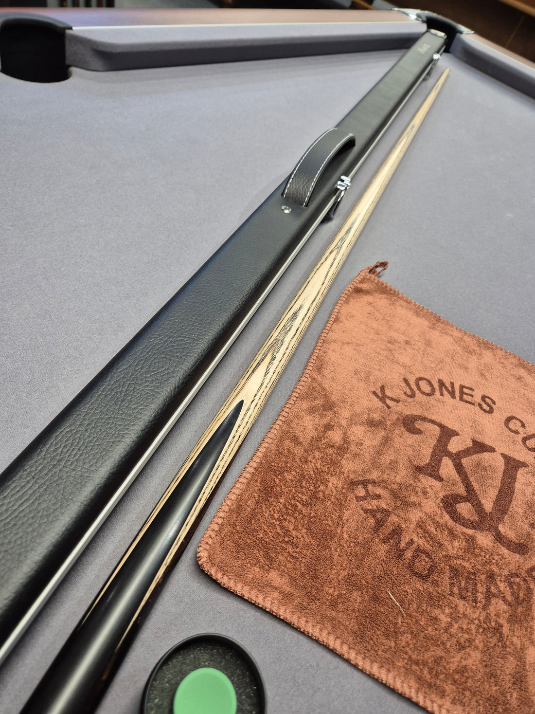 SP Limited Special Cue & Case Set with Accessories