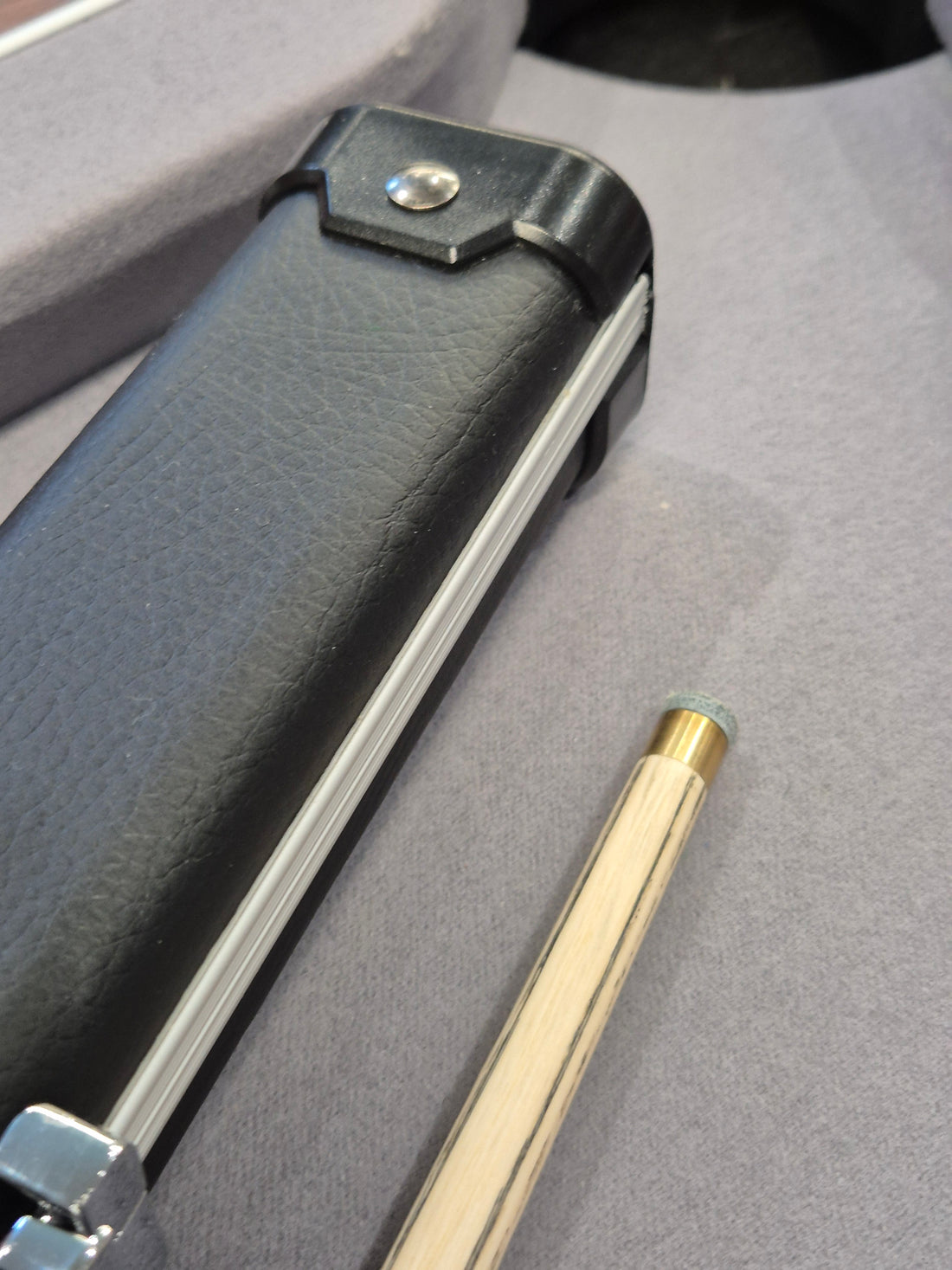 SP Limited Special Cue & Case Set with Accessories