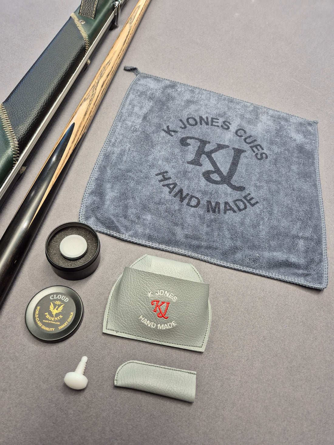 SP Limited Special Cue & Case Set with Accessories