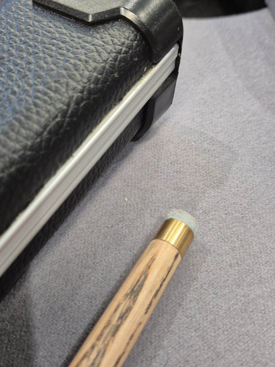 SP Limited Special Cue & Case Set with Accessories