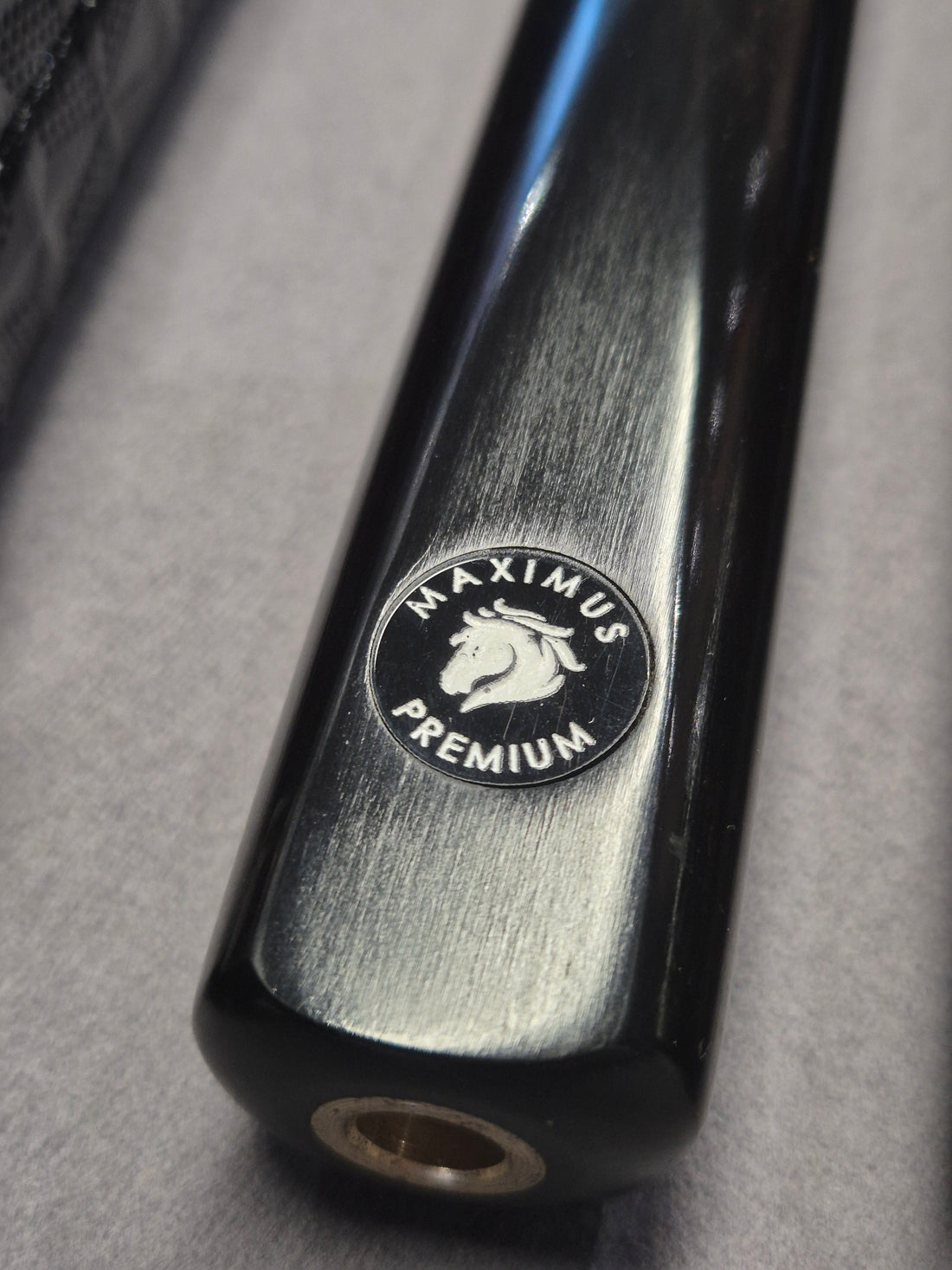 Maximux Premium Maple Cue & Case Set with Accessories