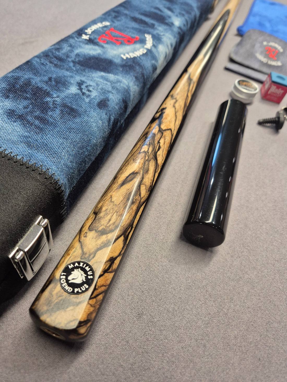 Maximus Legend Plus Cue & Case Set with Accessories