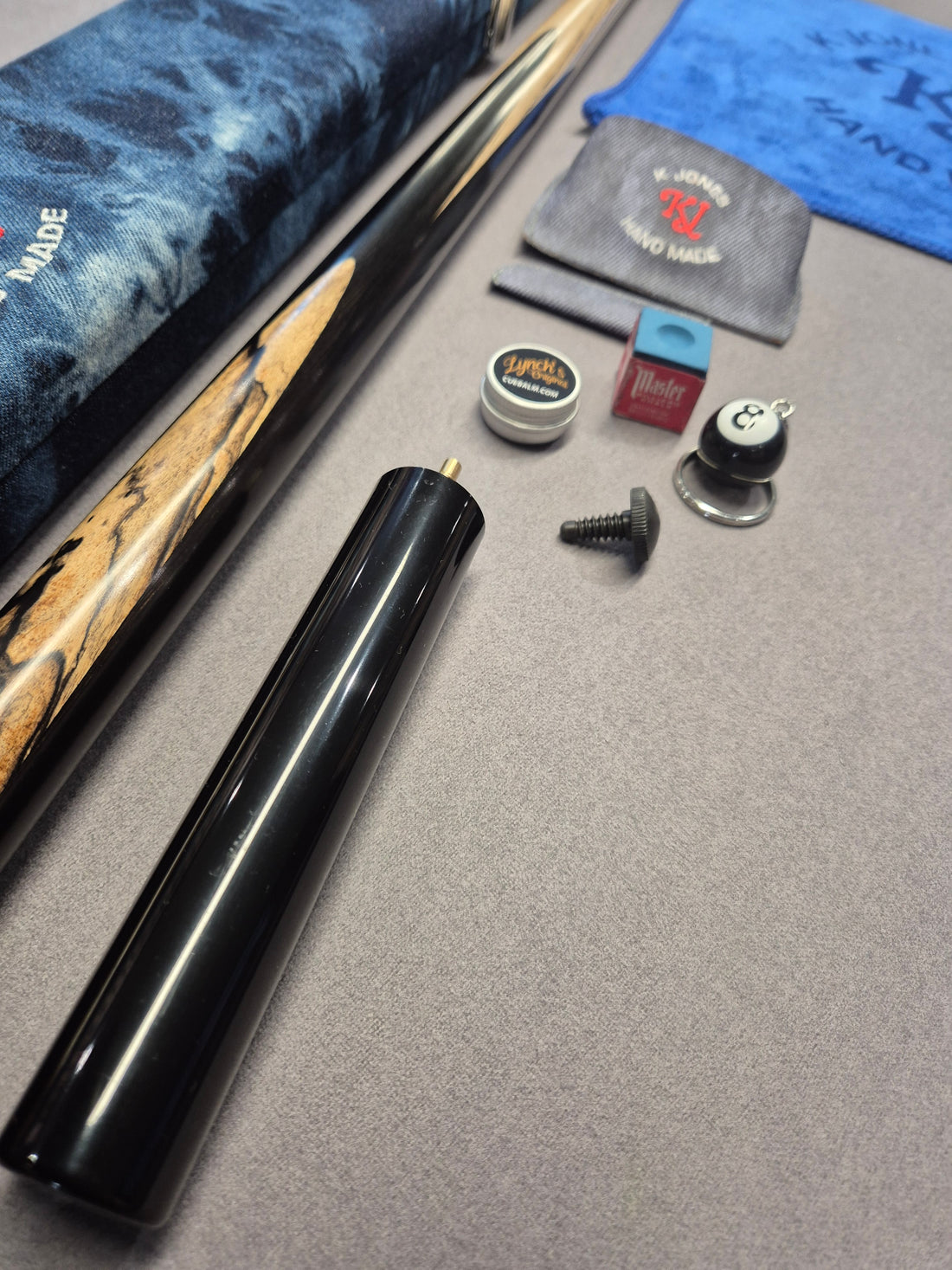 Maximus Legend Plus Cue & Case Set with Accessories