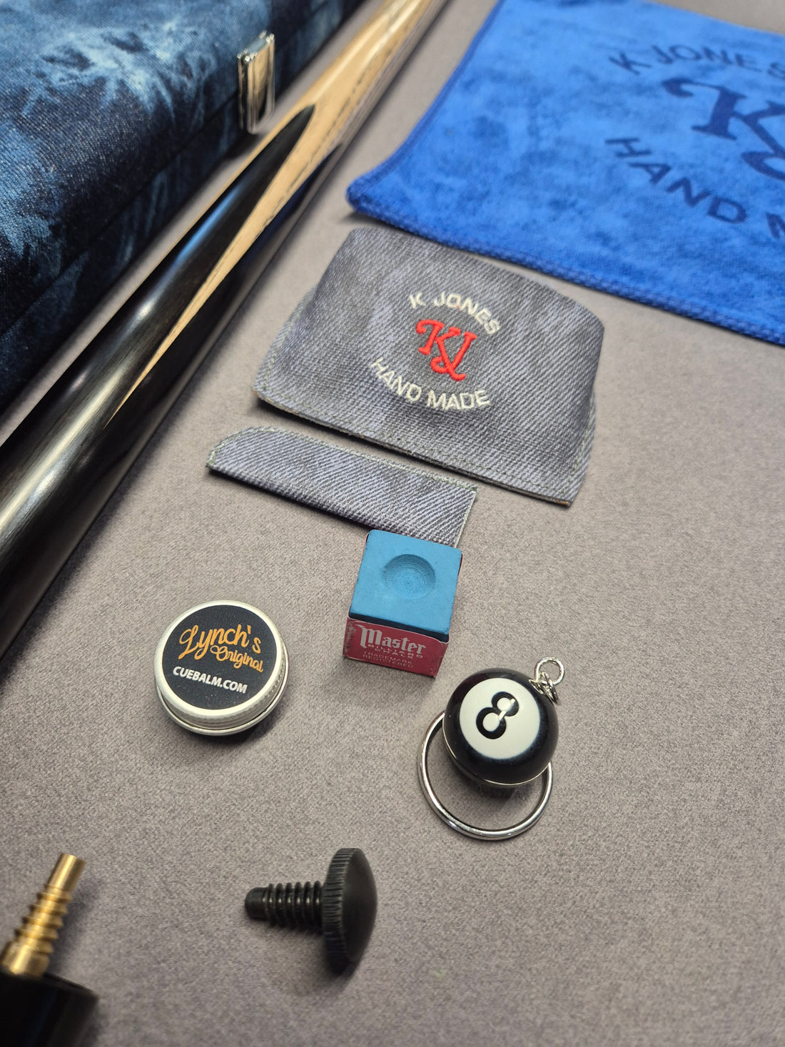 Maximus Legend Plus Cue & Case Set with Accessories