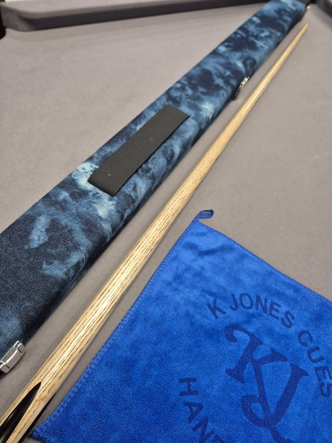 Maximus Legend Plus Cue & Case Set with Accessories