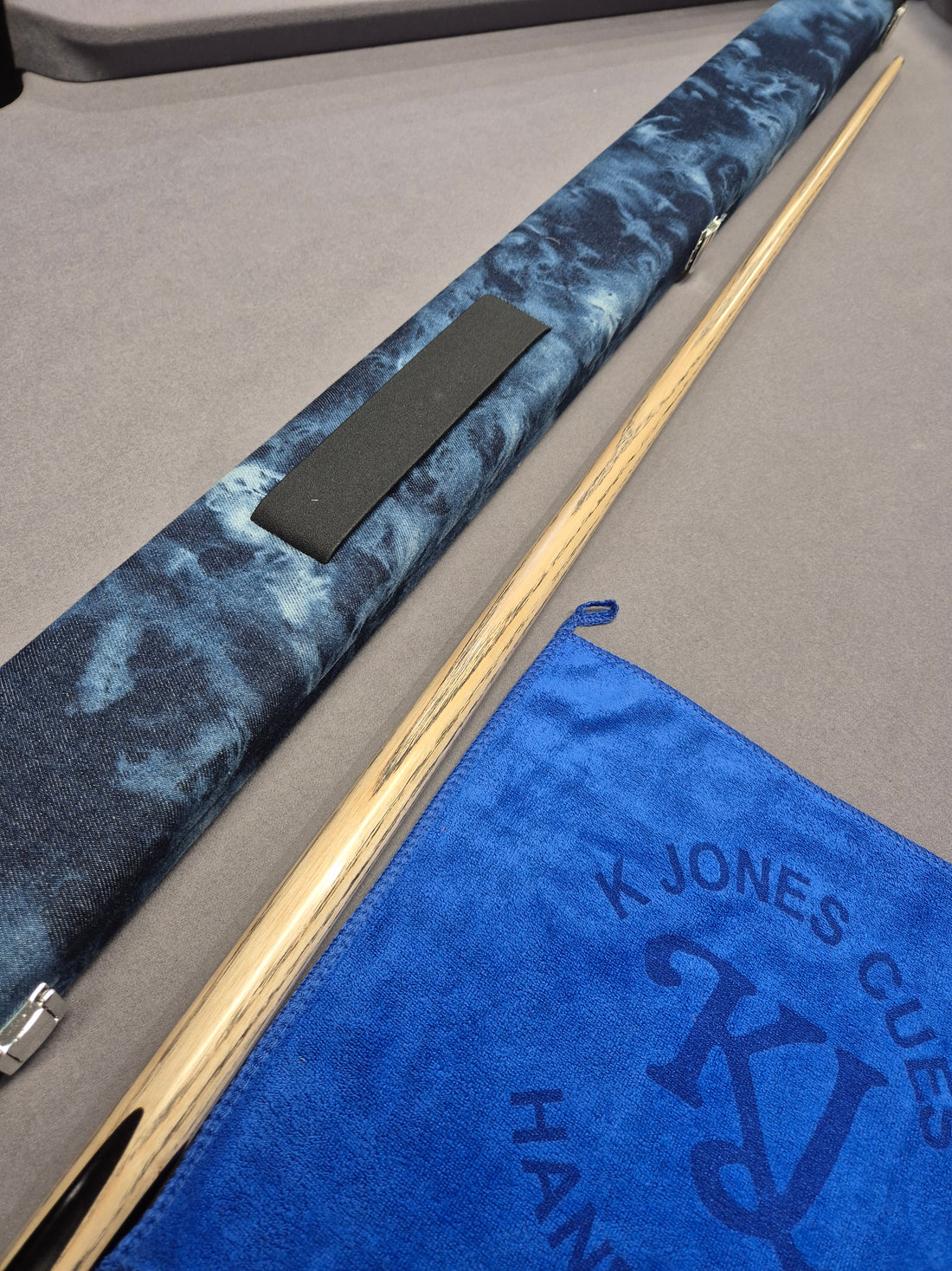 Maximus Legend Plus Cue & Case Set with Accessories