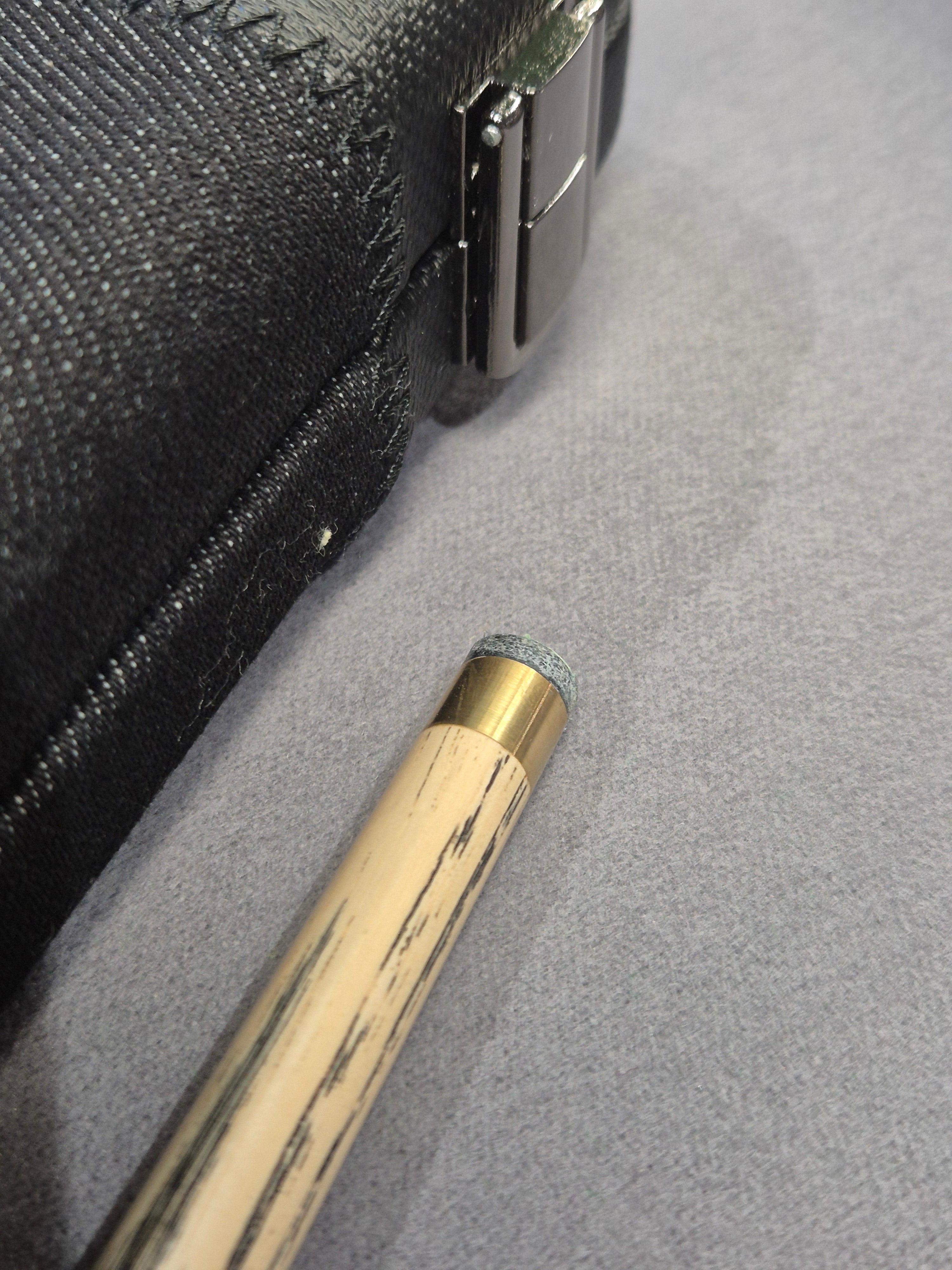 Maximus Premium Cue & Case Set with Accessories