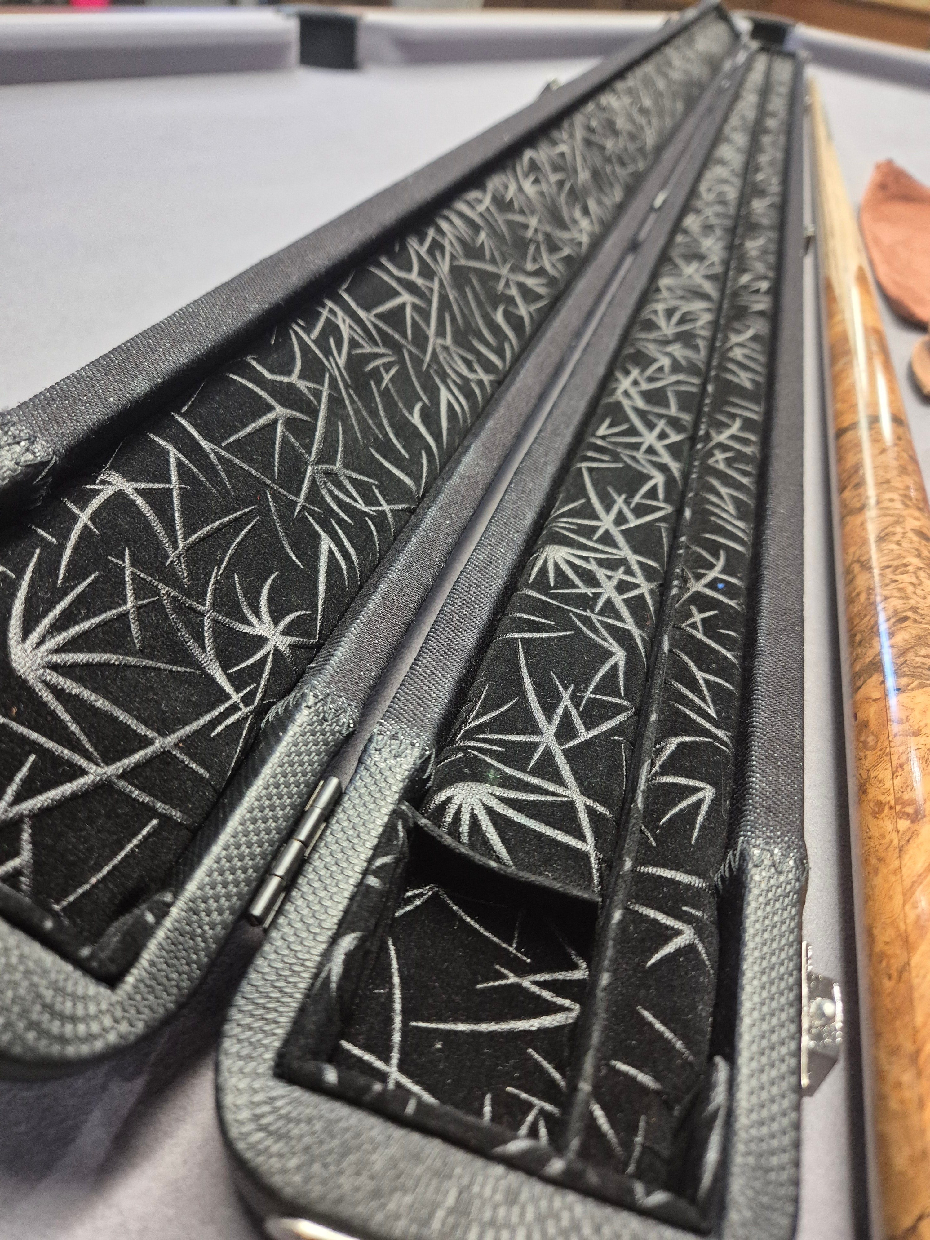 Maximus Premium Cue & Case Set with Accessories