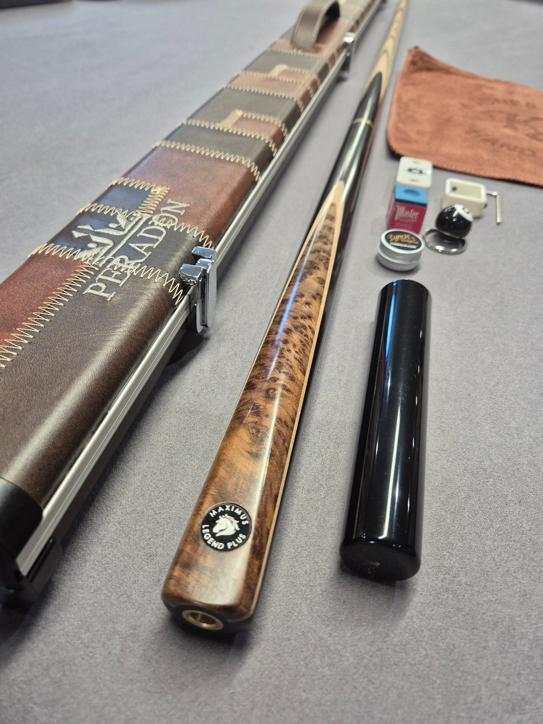 Maximus Legend Plus 3/4 Cue & Case Set with Accessories