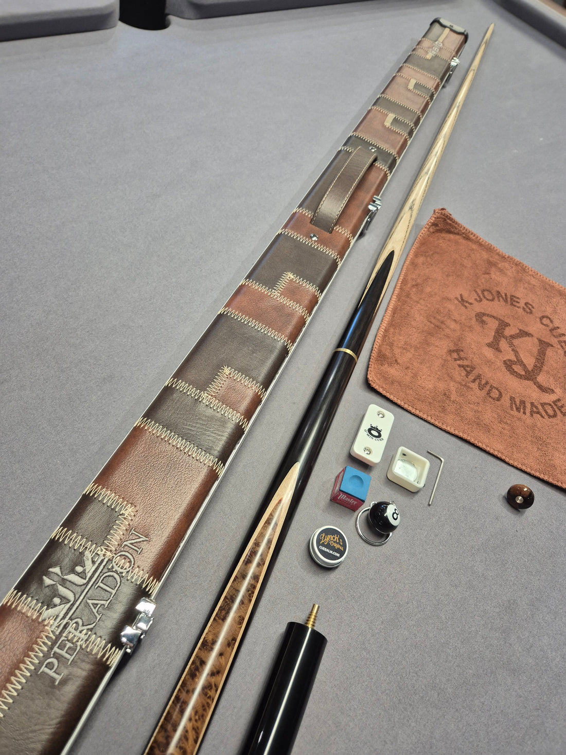 Maximus Legend Plus 3/4 Cue & Case Set with Accessories
