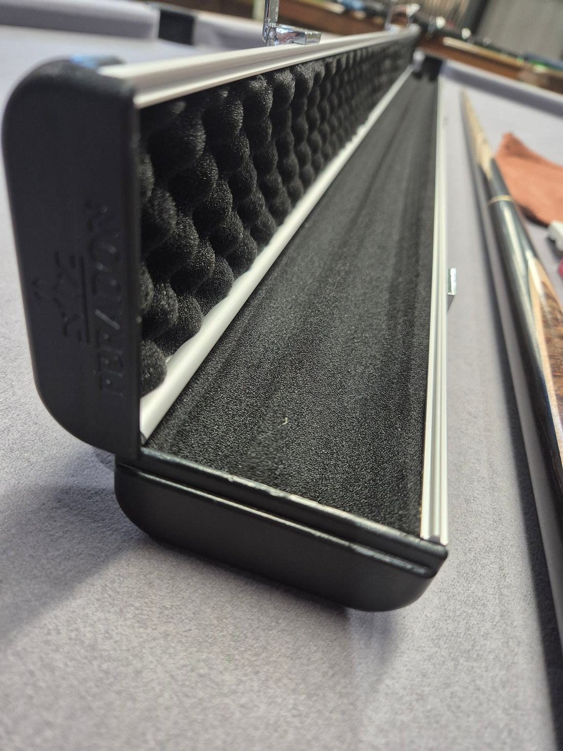 Maximus Legend Plus 3/4 Cue & Case Set with Accessories