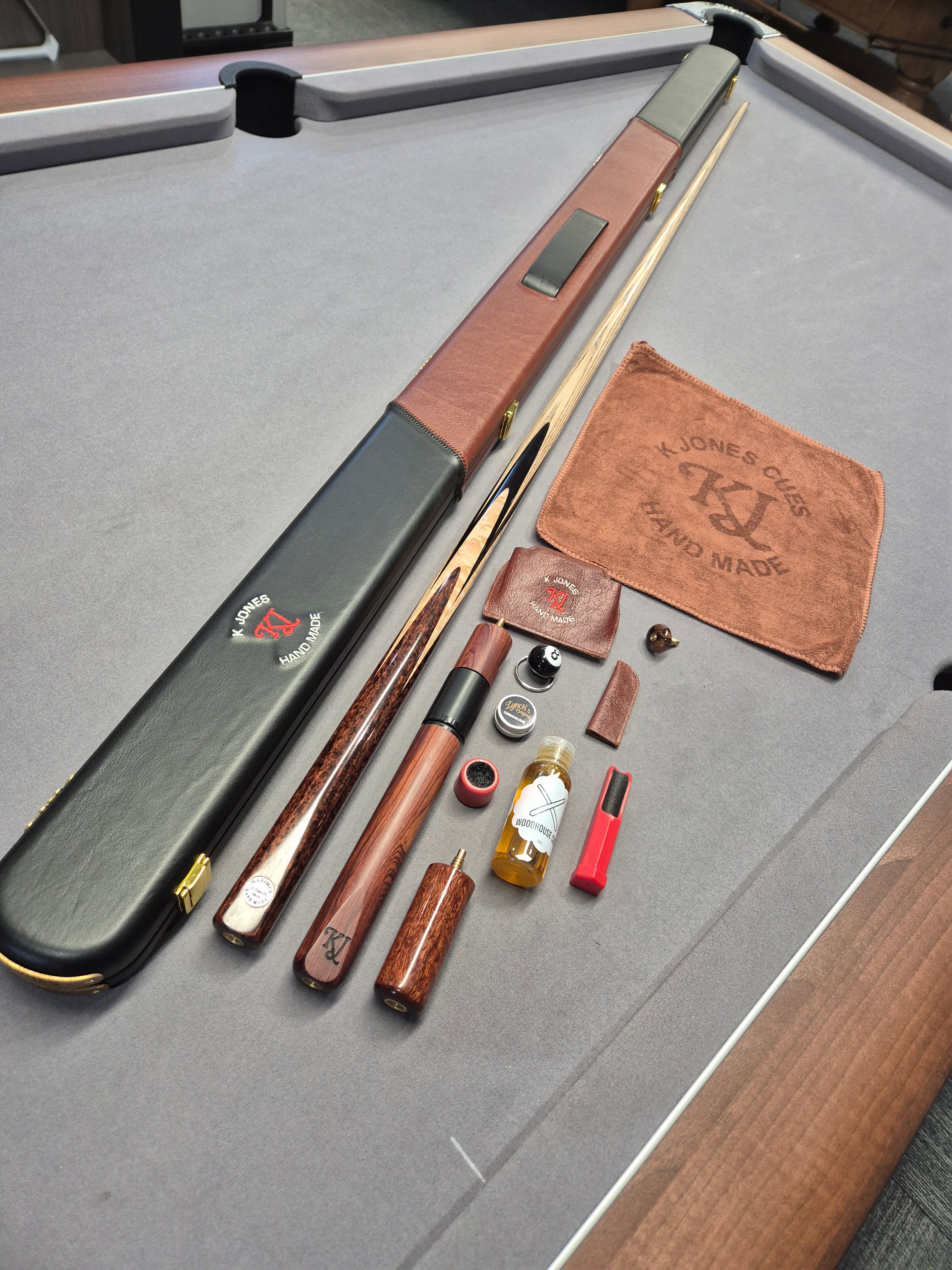 Maximus Ultimate Cue & Genuine Leather Case Set with Accessories