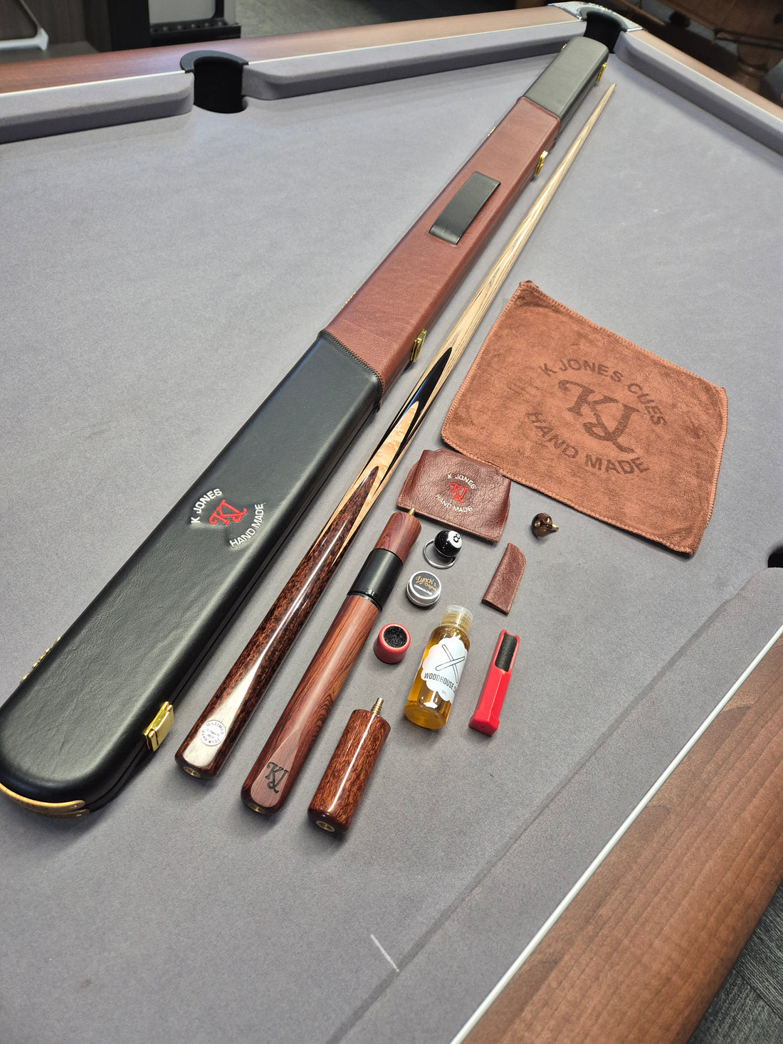 Maximus Ultimate Cue & Genuine Leather Case Set with Accessories