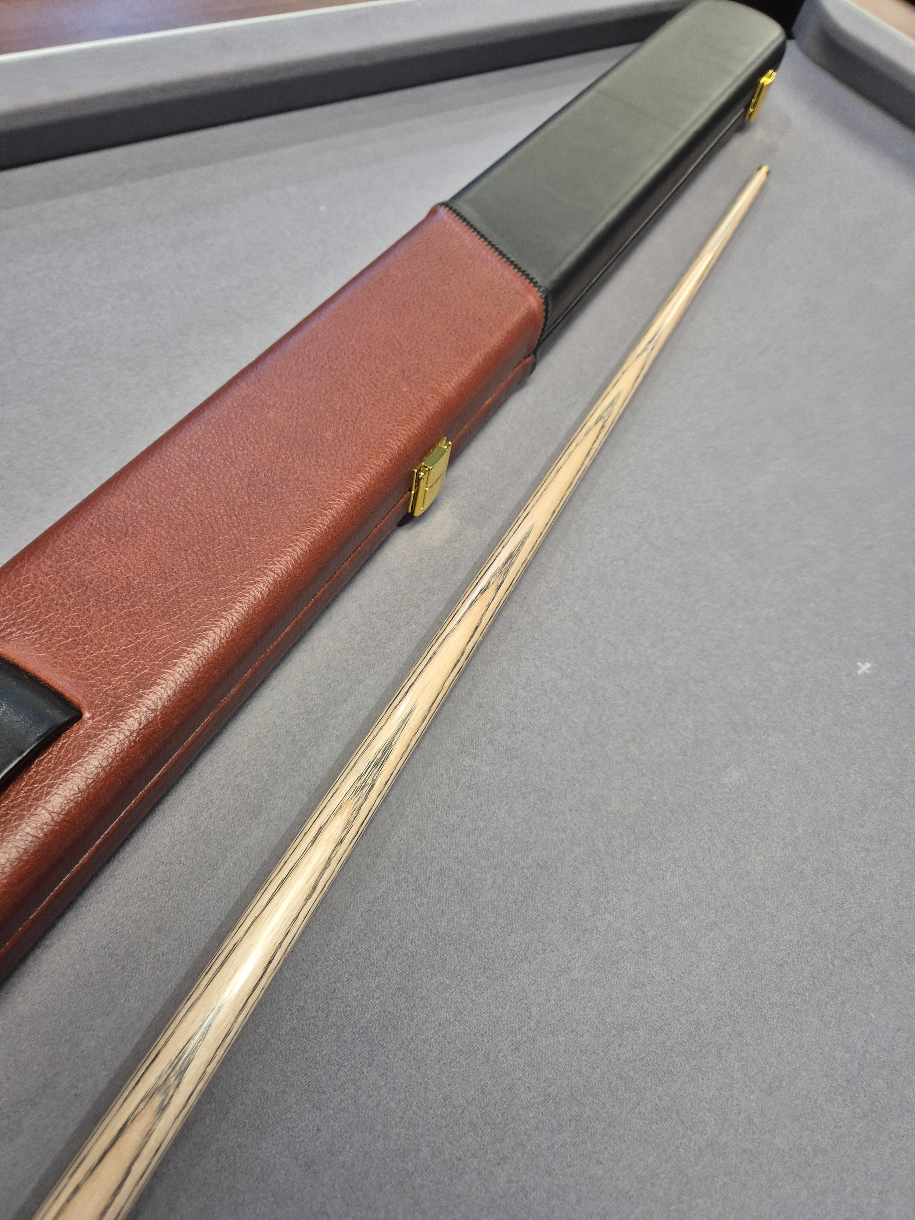 Maximus Ultimate Cue & Genuine Leather Case Set with Accessories