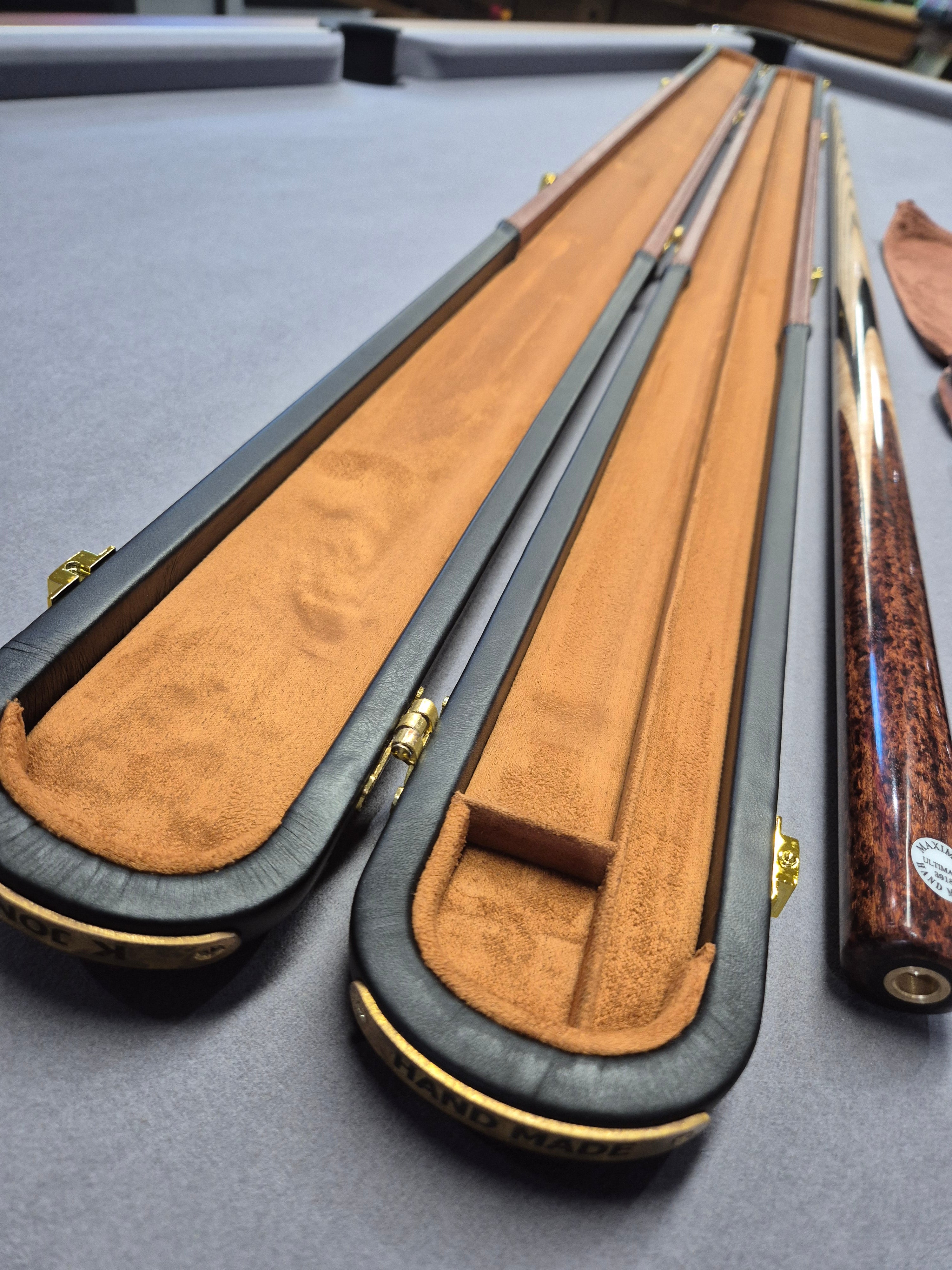 Maximus Ultimate Cue & Genuine Leather Case Set with Accessories