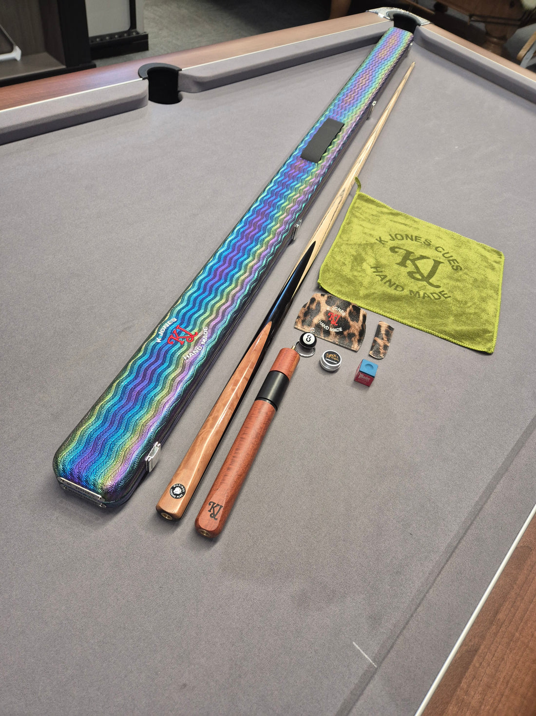 Maximus Legend Plus Cue & Case Set with Accessories