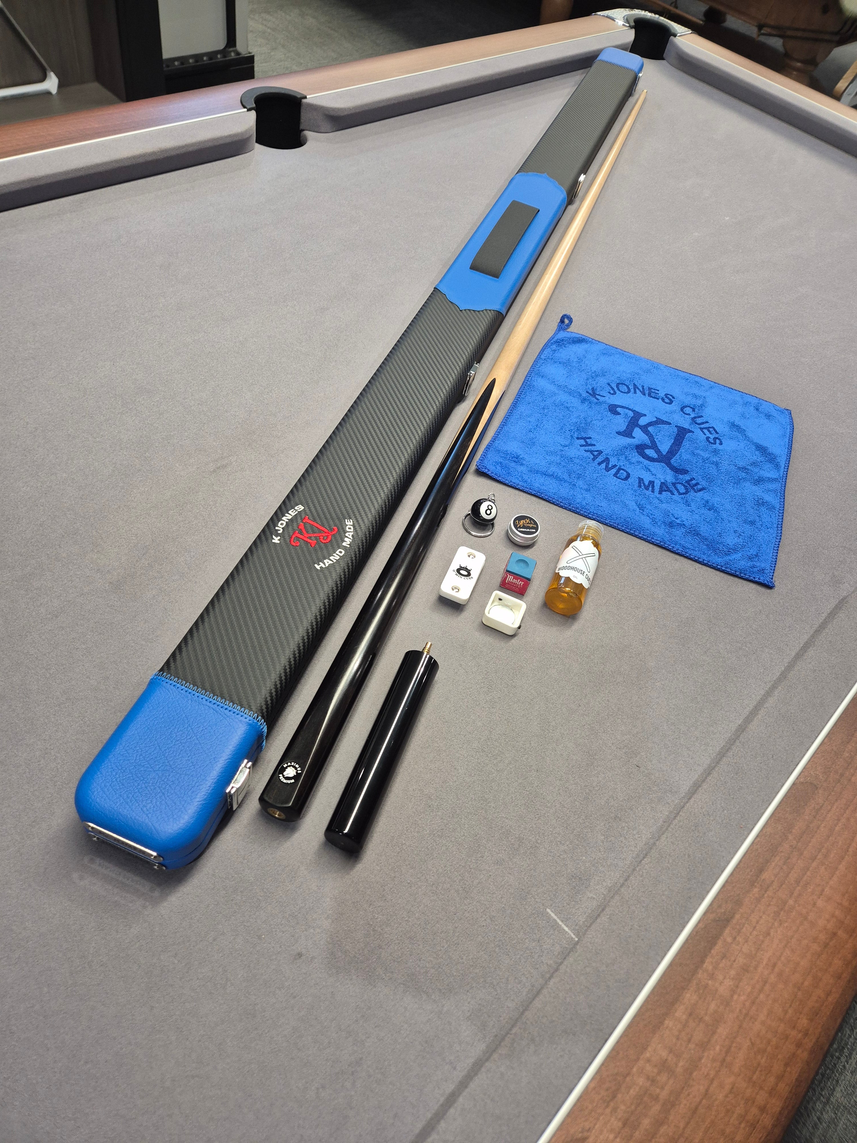 Maximus Premium Maple Cue & KJ Case Set with Accessories