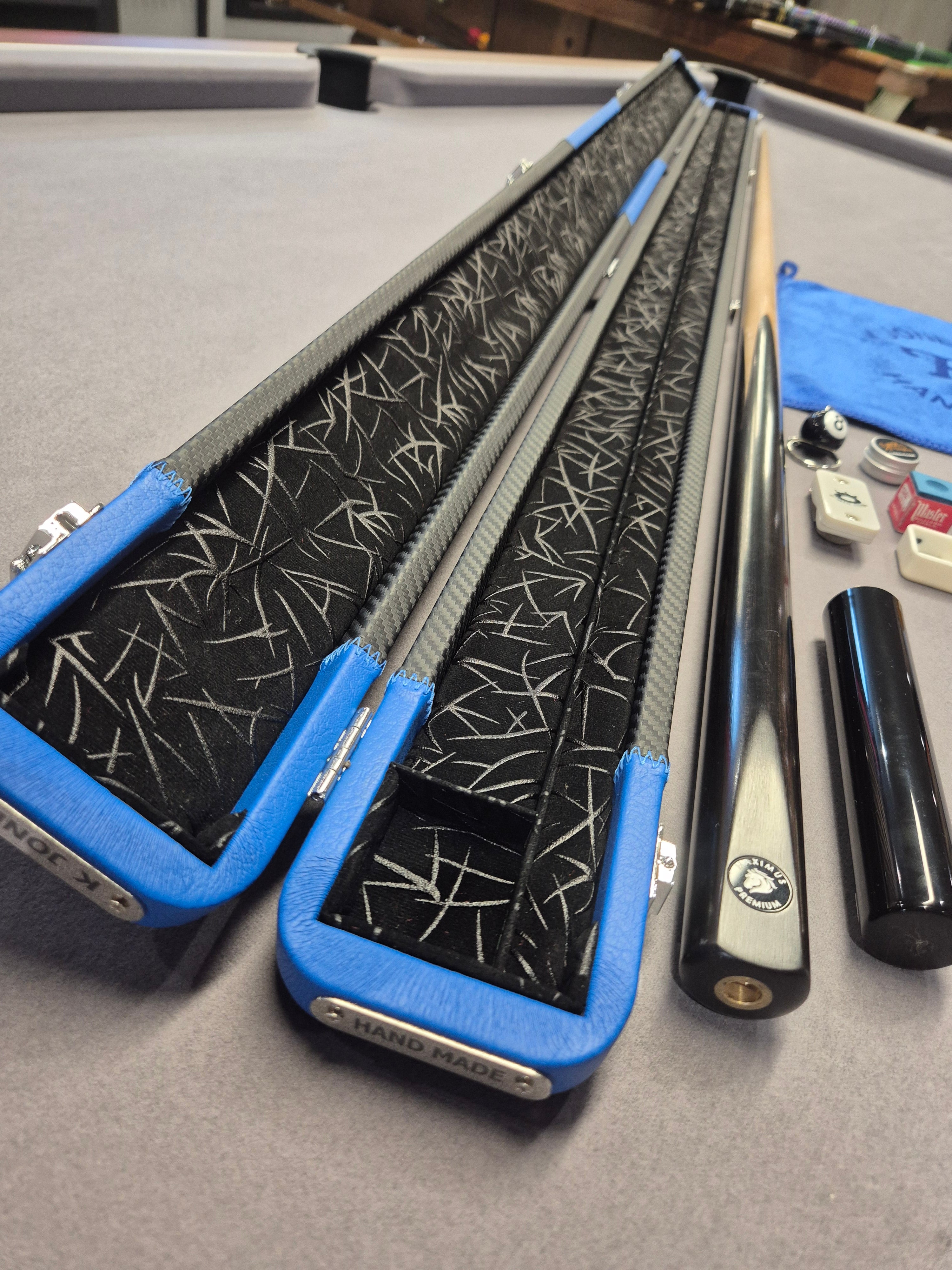 Maximus Premium Maple Cue & KJ Case Set with Accessories