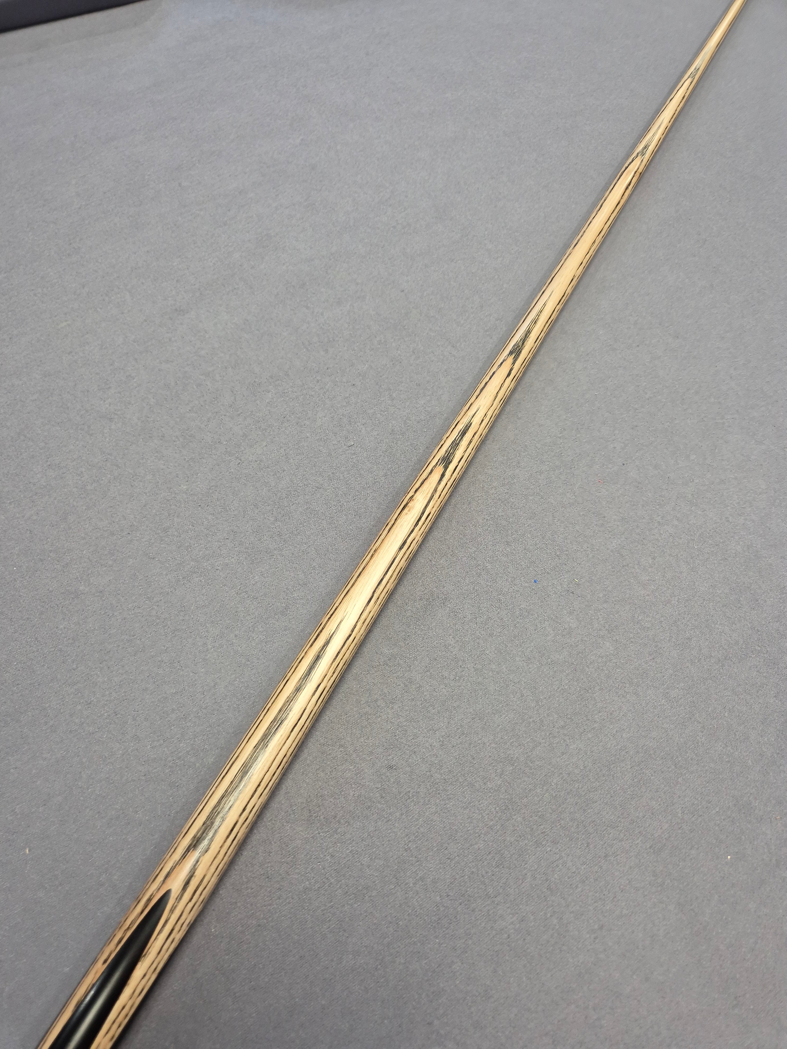 New KJ Ultra #141 Cue & Case Set With Accessories