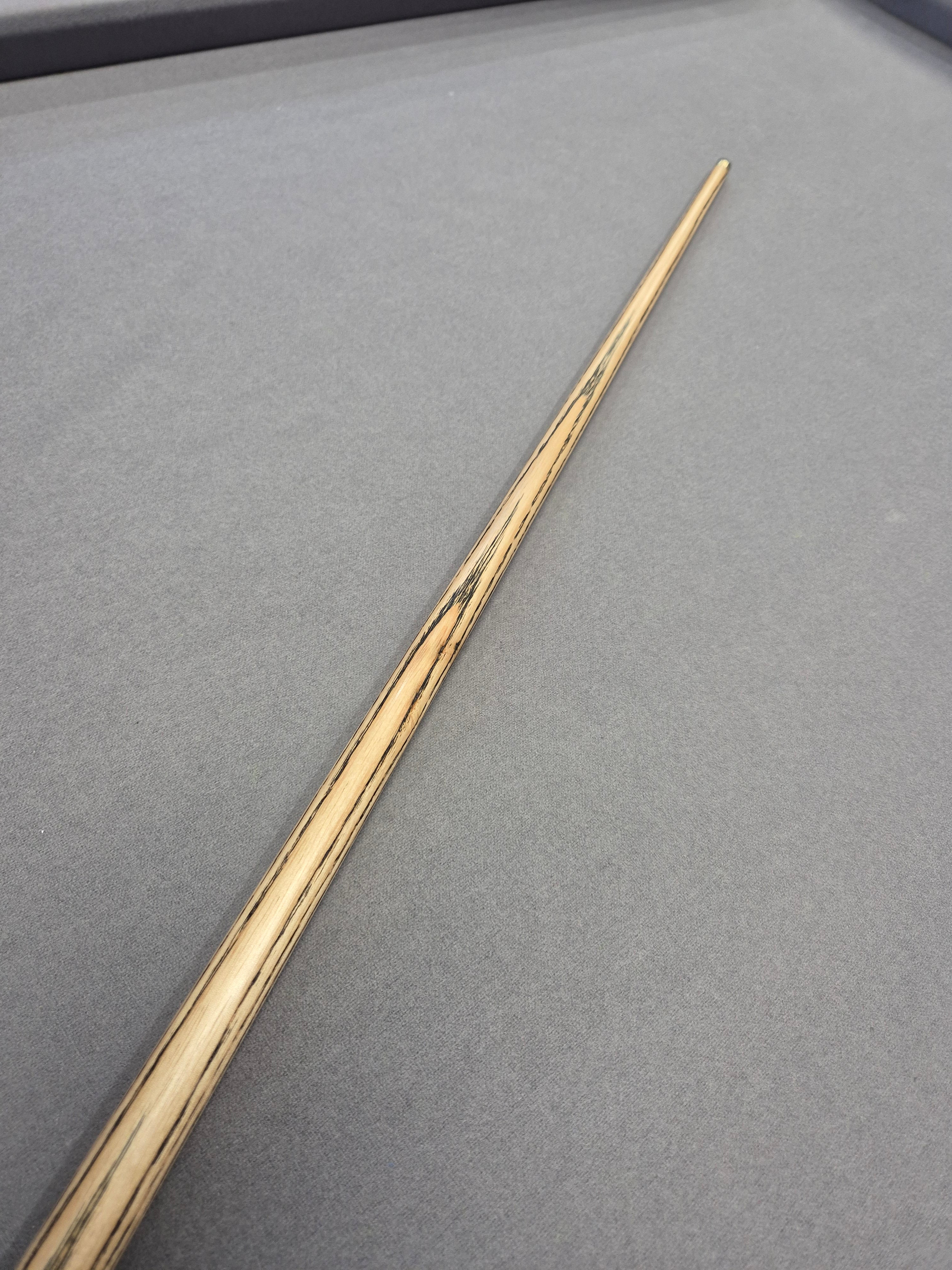 New KJ Ultra #141 Cue & Case Set With Accessories