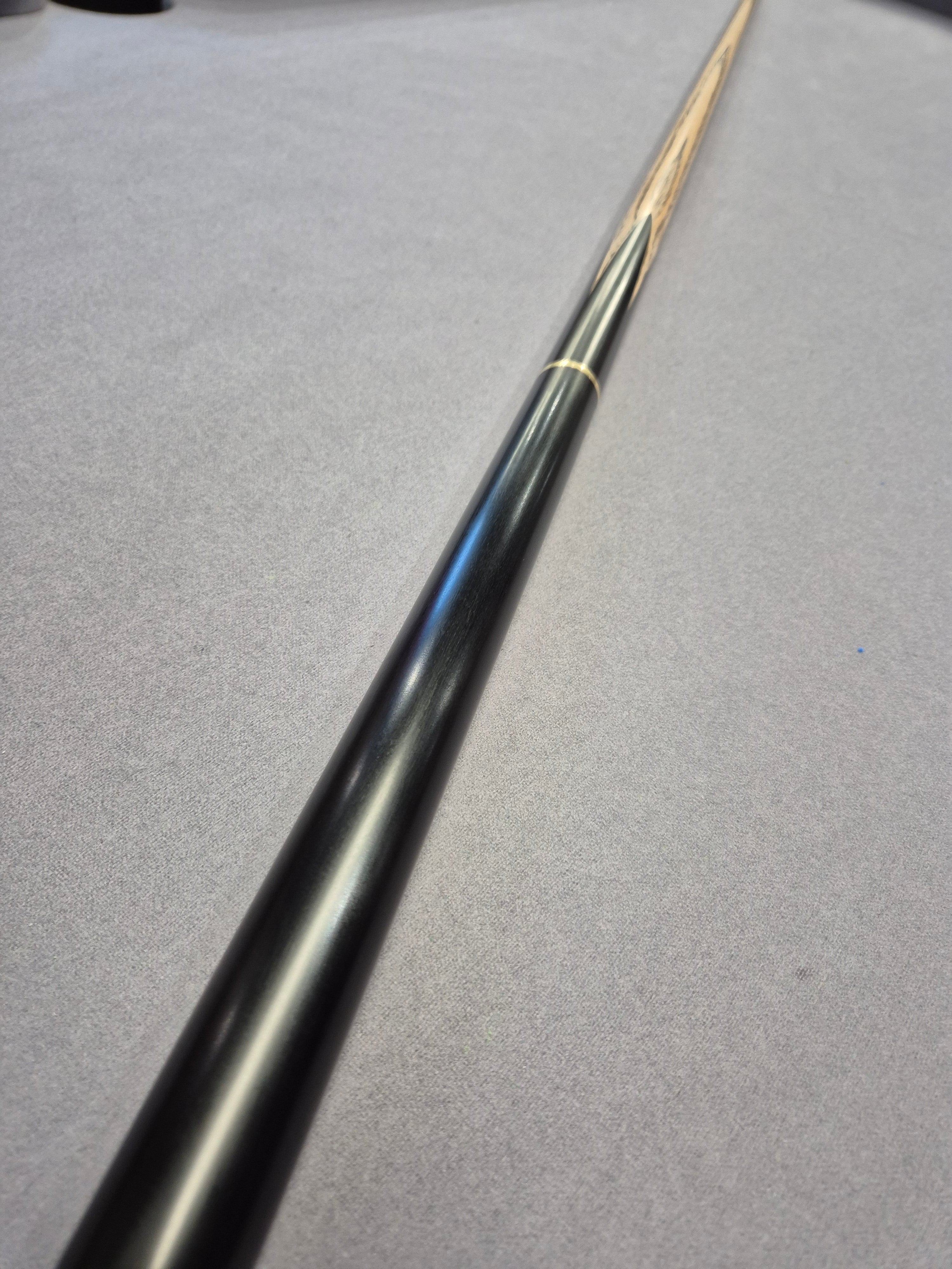 New O'Min Classic Cue & Case Set With Accessories