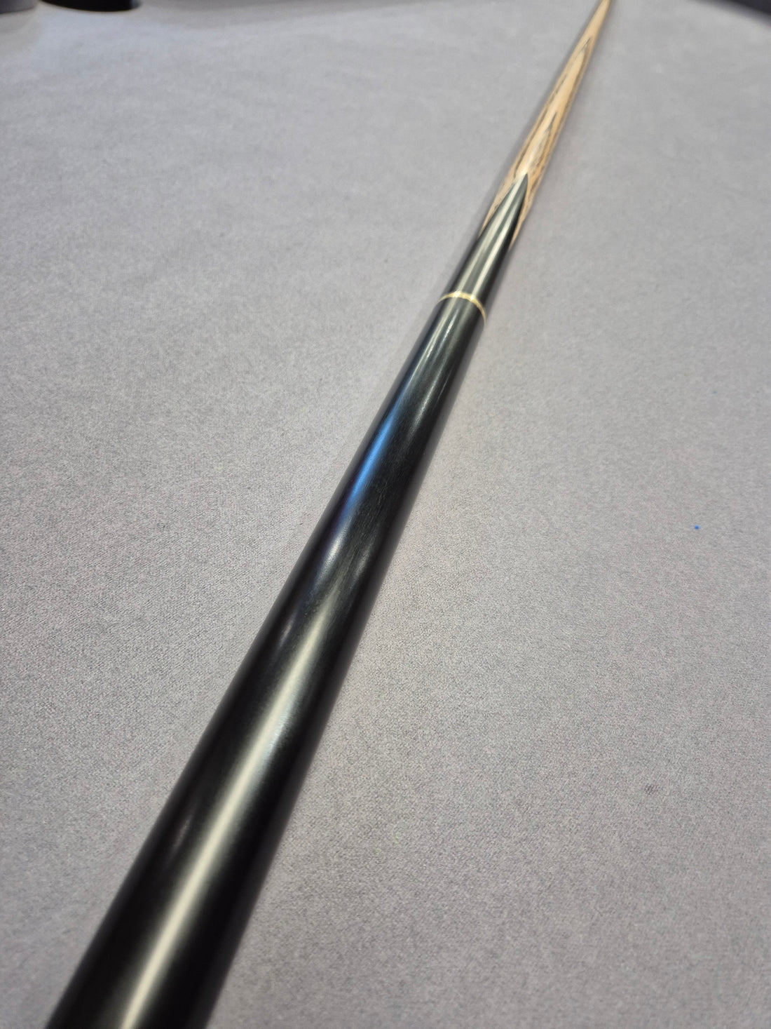 New O'Min Classic Cue & Case Set With Accessories