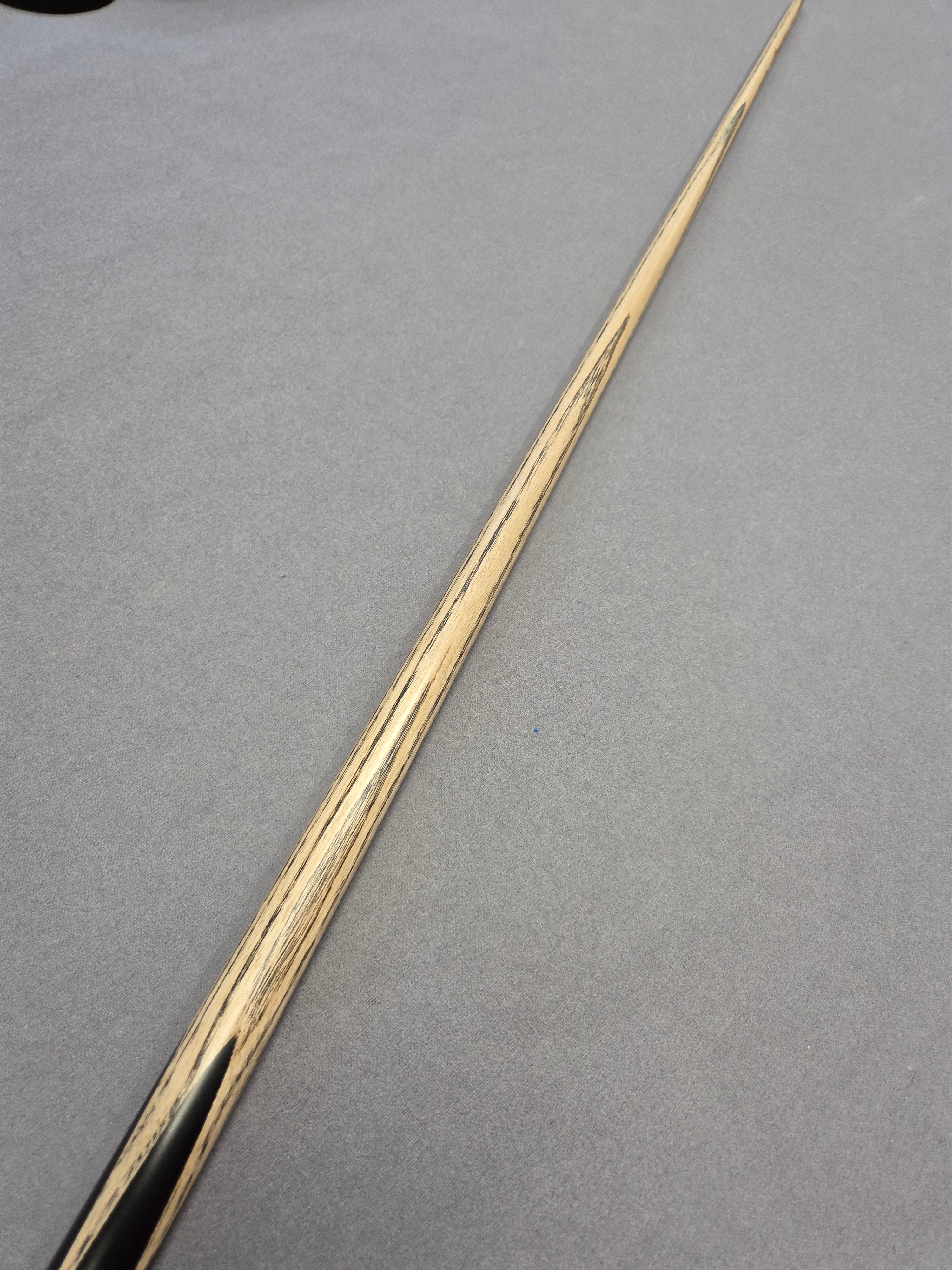 New O'Min Classic Cue & Case Set With Accessories