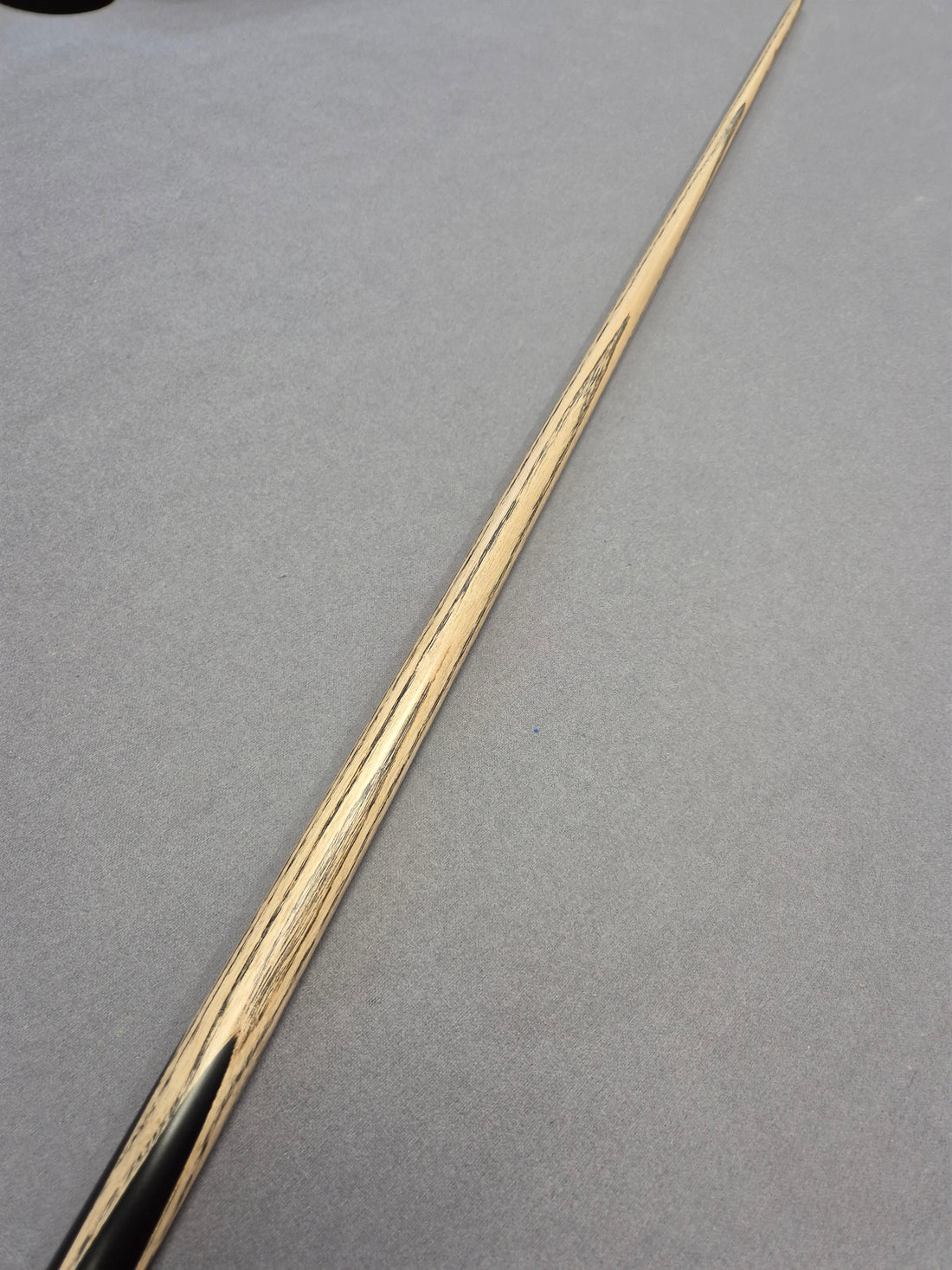 New O'Min Classic Cue & Case Set With Accessories