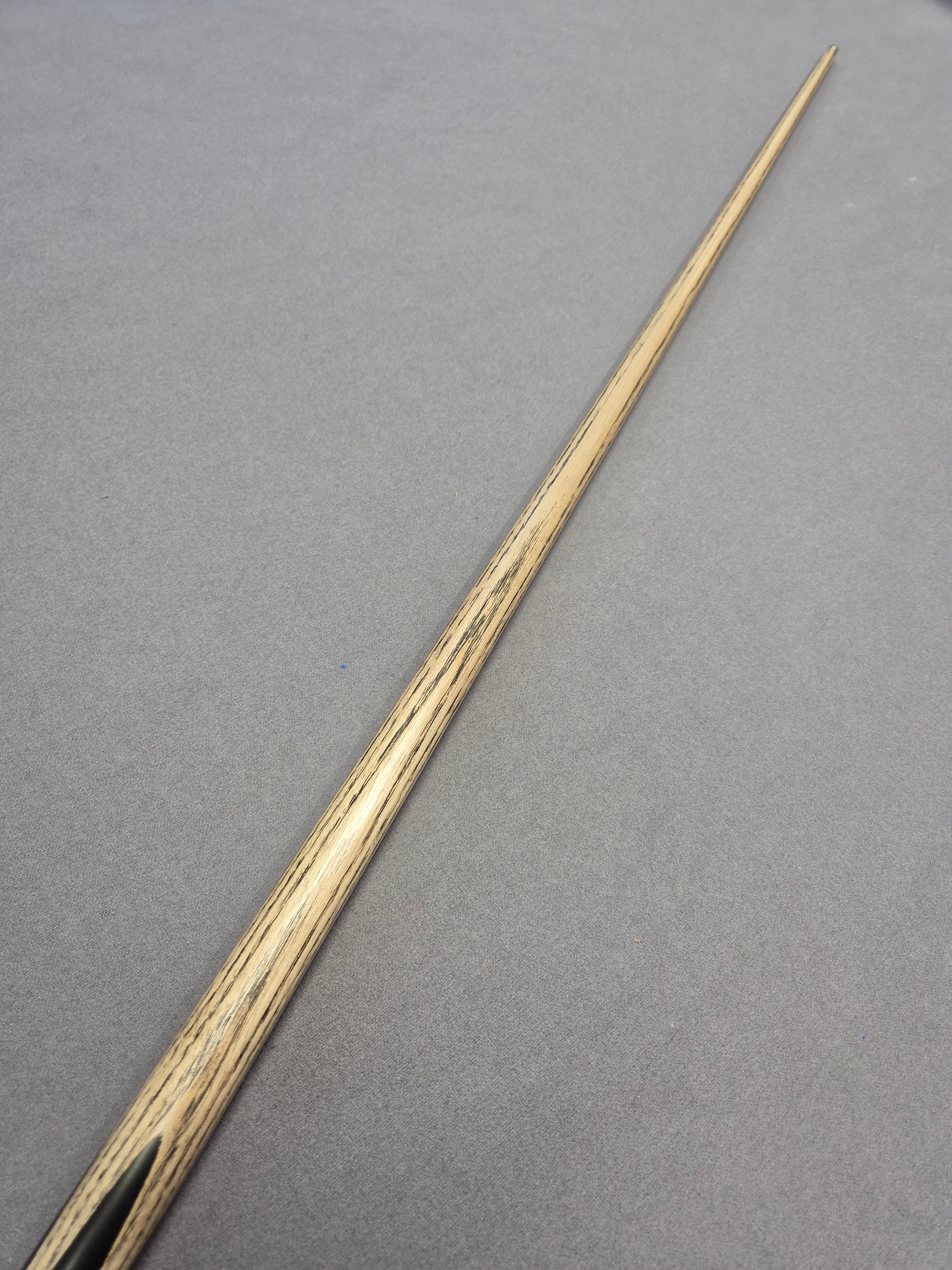 New O'Min Classic Cue & Case Set With Accessories