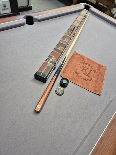 Peradon Carlisle Cue & Halo Case Set with Accessories