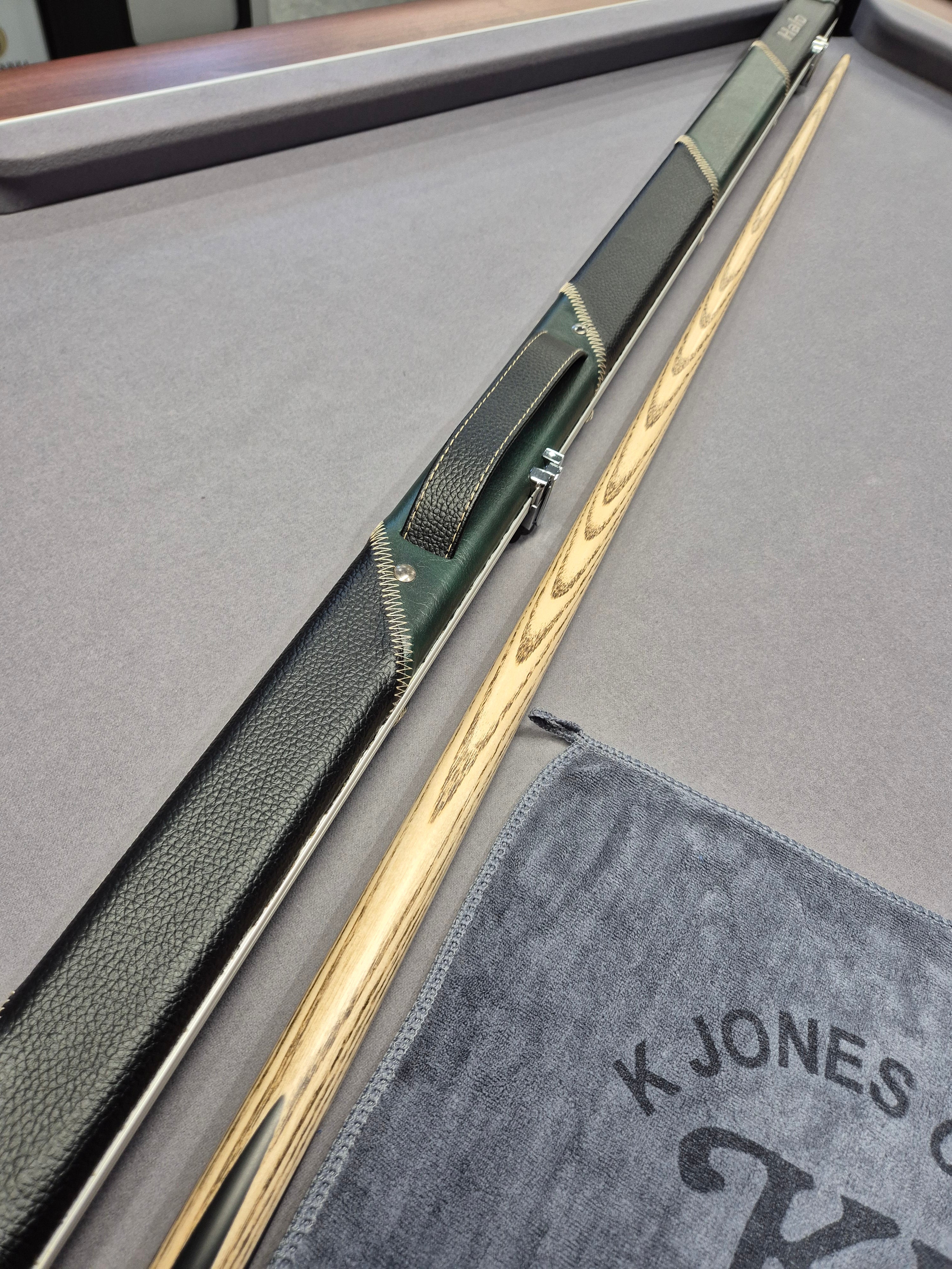 Peradon Lazer Cue & Halo Case Set with Accessories